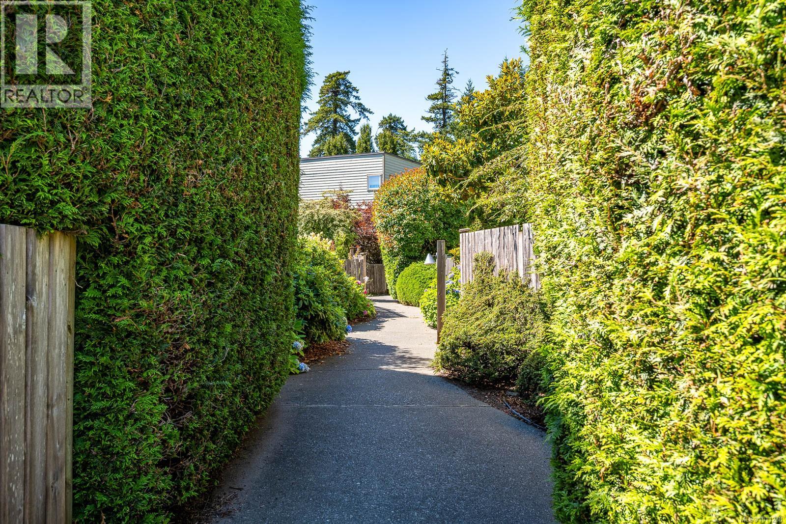 203 2250 Manor Pl, Comox, British Columbia  V9M 1C5 - Photo 40 - 1011288