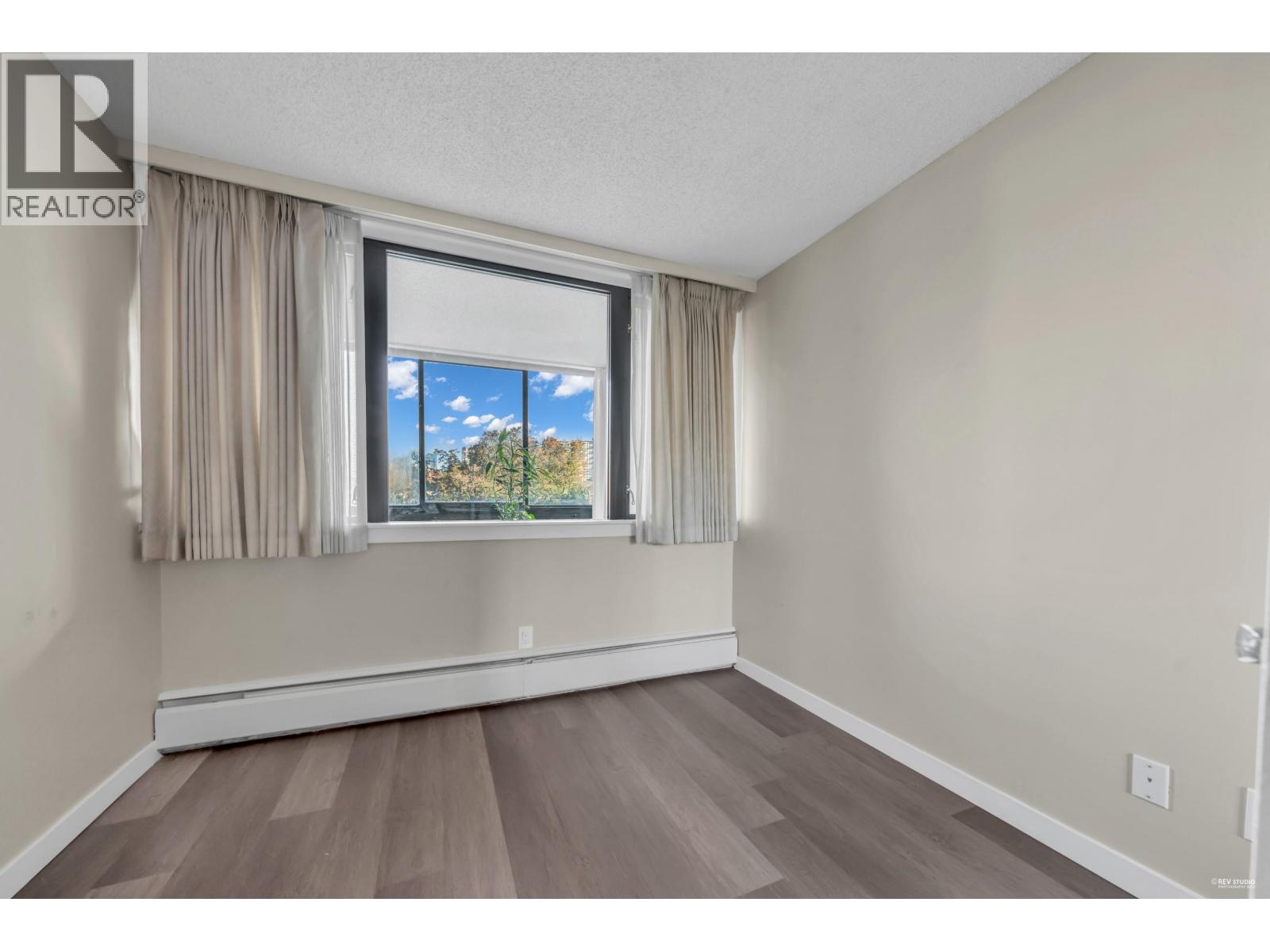 Listing Picture 10 of 28 : 606 1740 COMOX STREET, Vancouver / 溫哥華 - 魯藝地產 Yvonne Lu Group - MLS Medallion Club Member