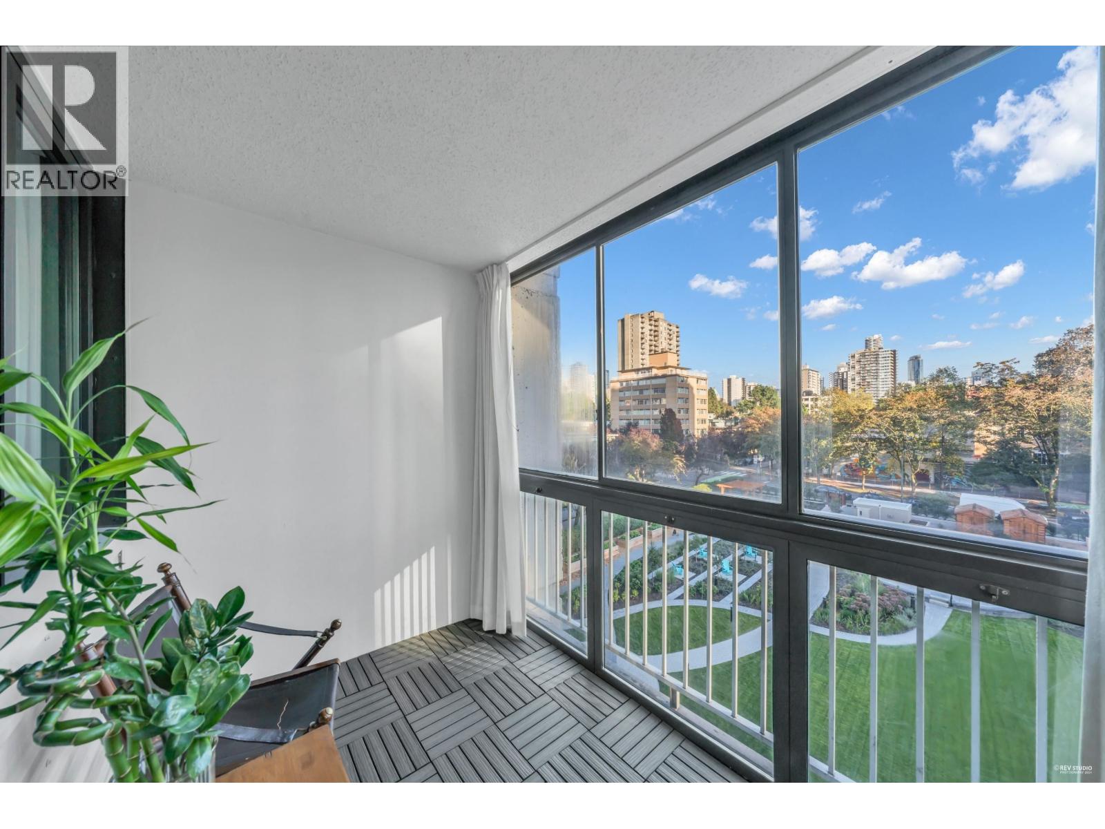 Listing Picture 12 of 28 : 606 1740 COMOX STREET, Vancouver / 溫哥華 - 魯藝地產 Yvonne Lu Group - MLS Medallion Club Member