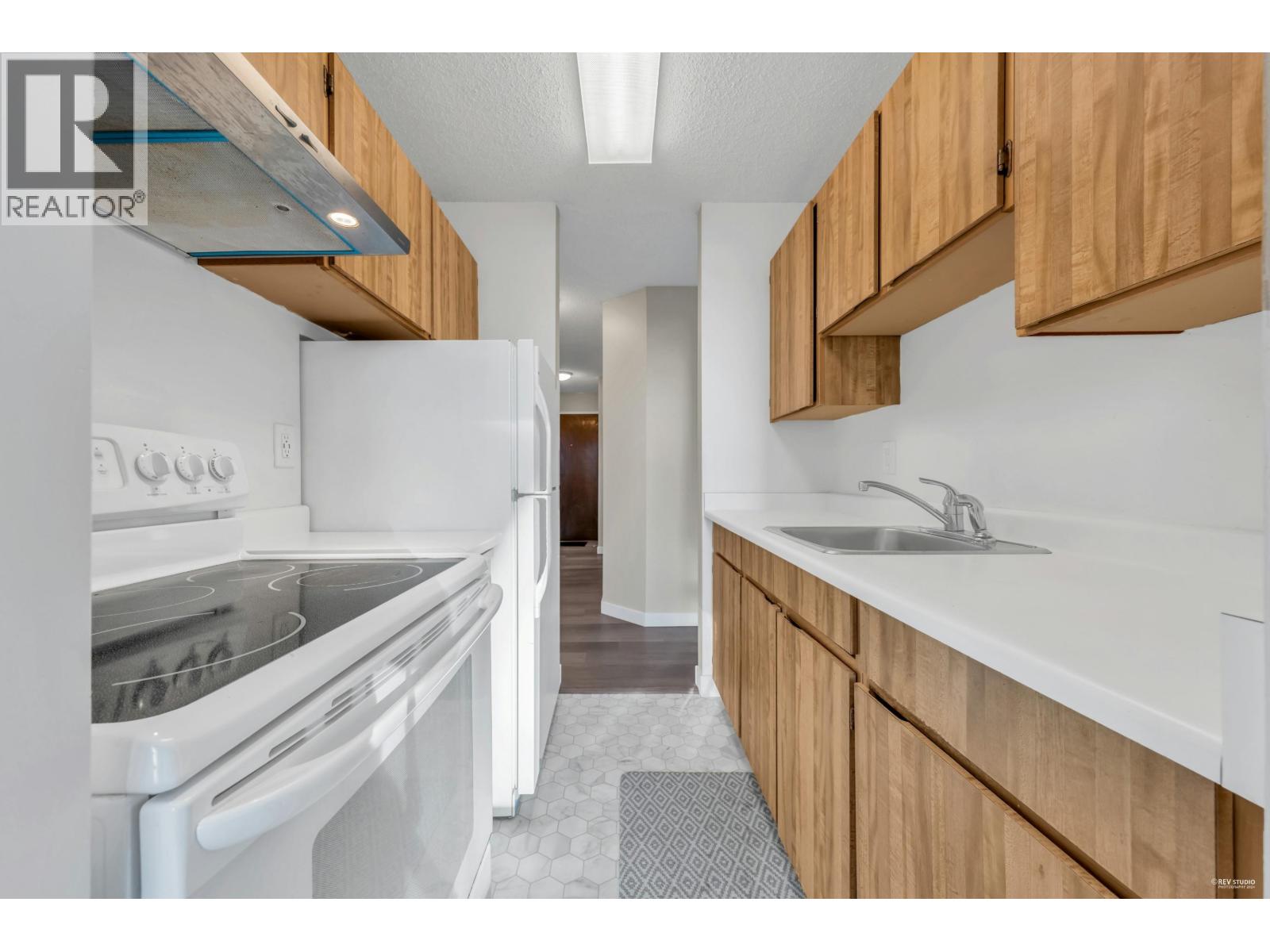 Listing Picture 22 of 28 : 606 1740 COMOX STREET, Vancouver / 溫哥華 - 魯藝地產 Yvonne Lu Group - MLS Medallion Club Member