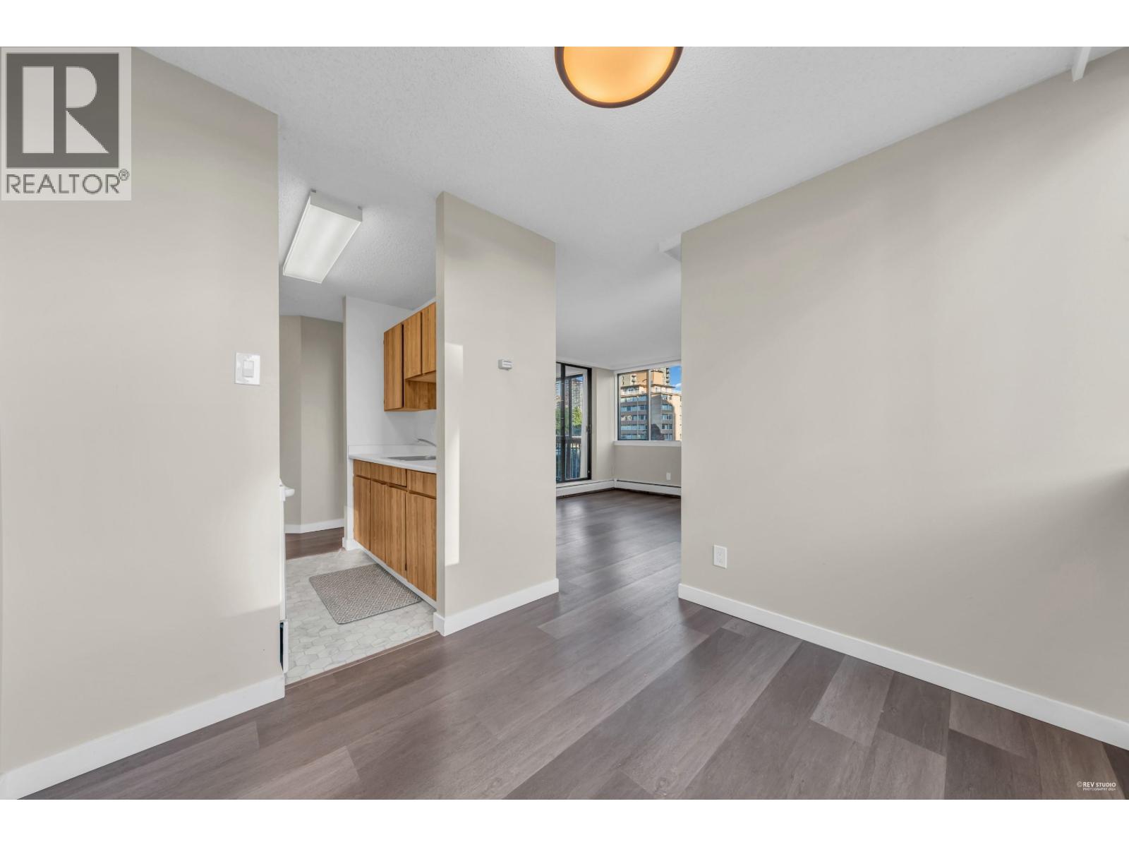 Listing Picture 6 of 28 : 606 1740 COMOX STREET, Vancouver / 溫哥華 - 魯藝地產 Yvonne Lu Group - MLS Medallion Club Member