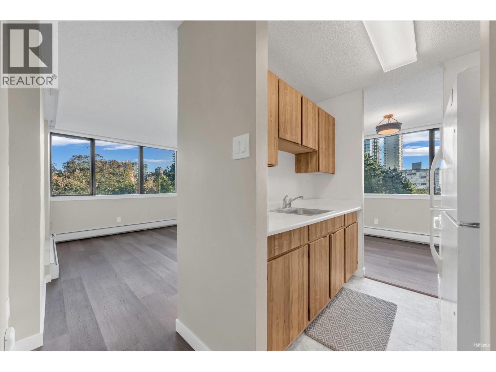 Listing Picture 7 of 28 : 606 1740 COMOX STREET, Vancouver / 溫哥華 - 魯藝地產 Yvonne Lu Group - MLS Medallion Club Member