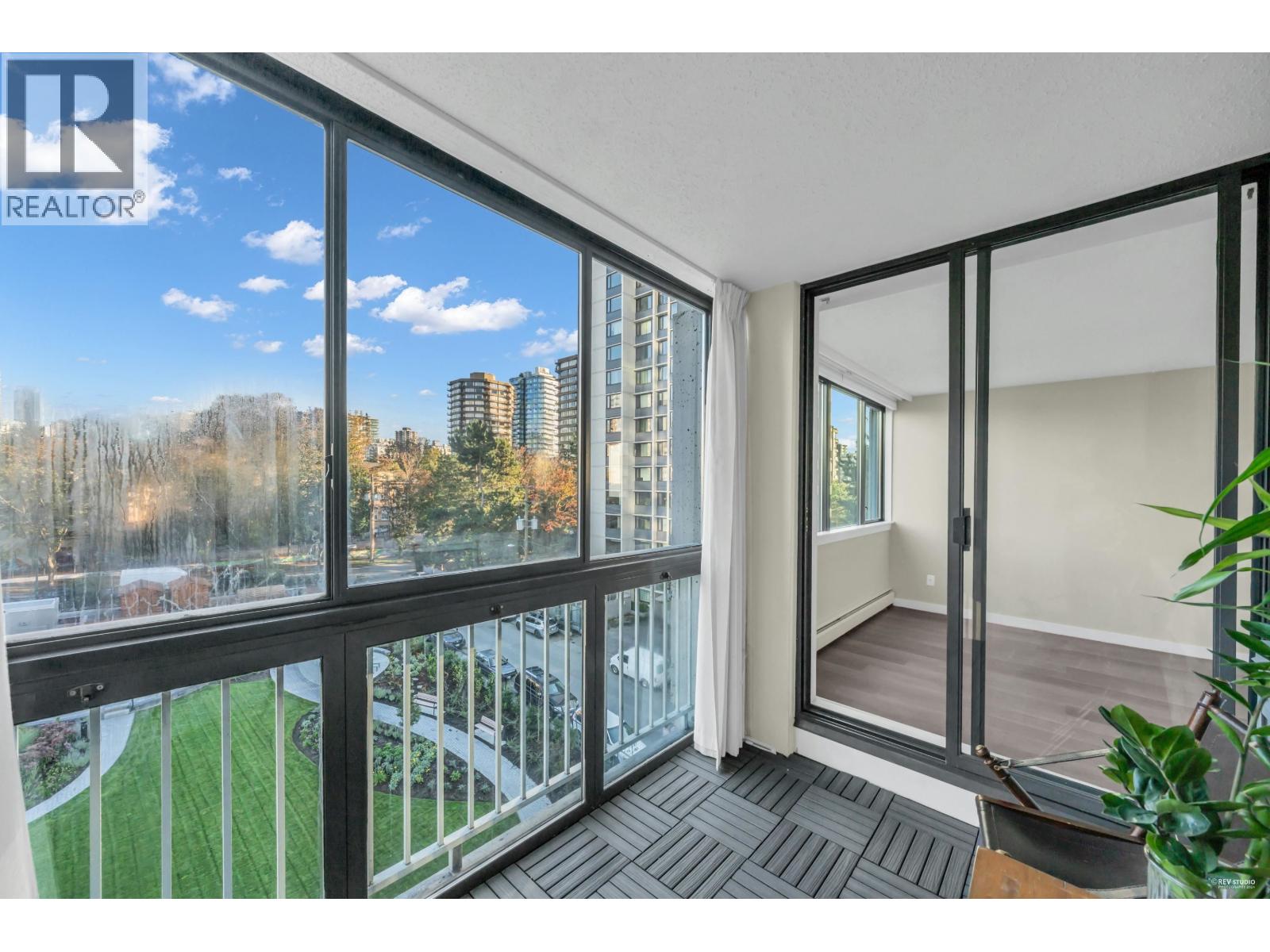 Listing Picture 9 of 28 : 606 1740 COMOX STREET, Vancouver / 溫哥華 - 魯藝地產 Yvonne Lu Group - MLS Medallion Club Member