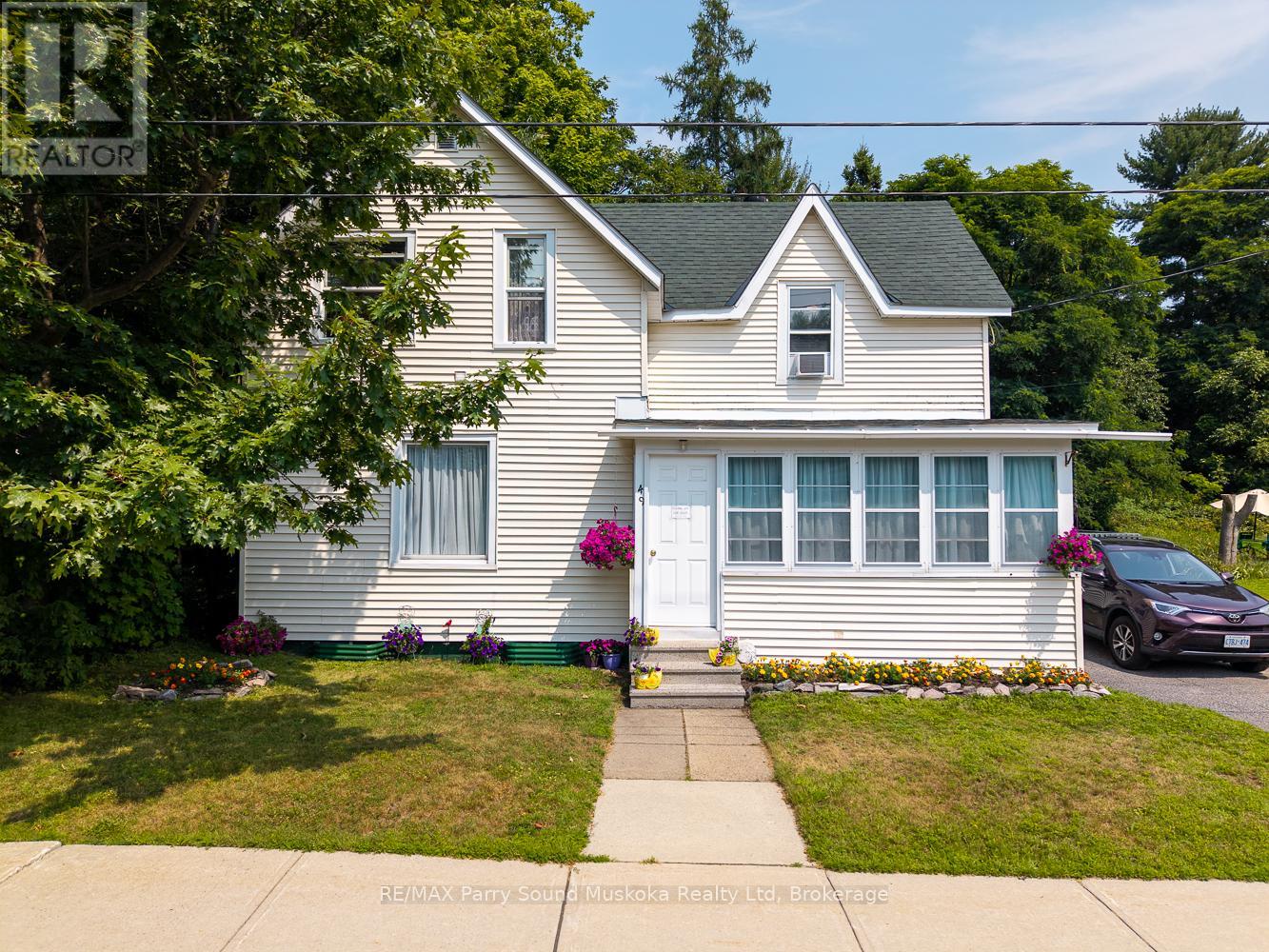 49 Cascade Street, Parry Sound, Ontario  P2A 1J8 - Photo 2 - X12319664