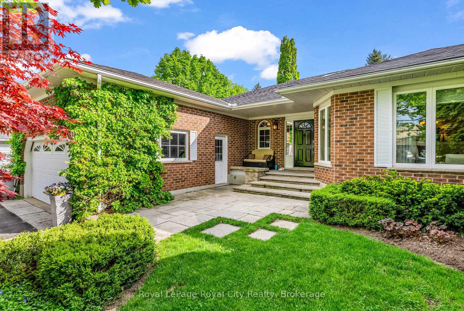 Property at 12 WOOD DUCK COURT image 4