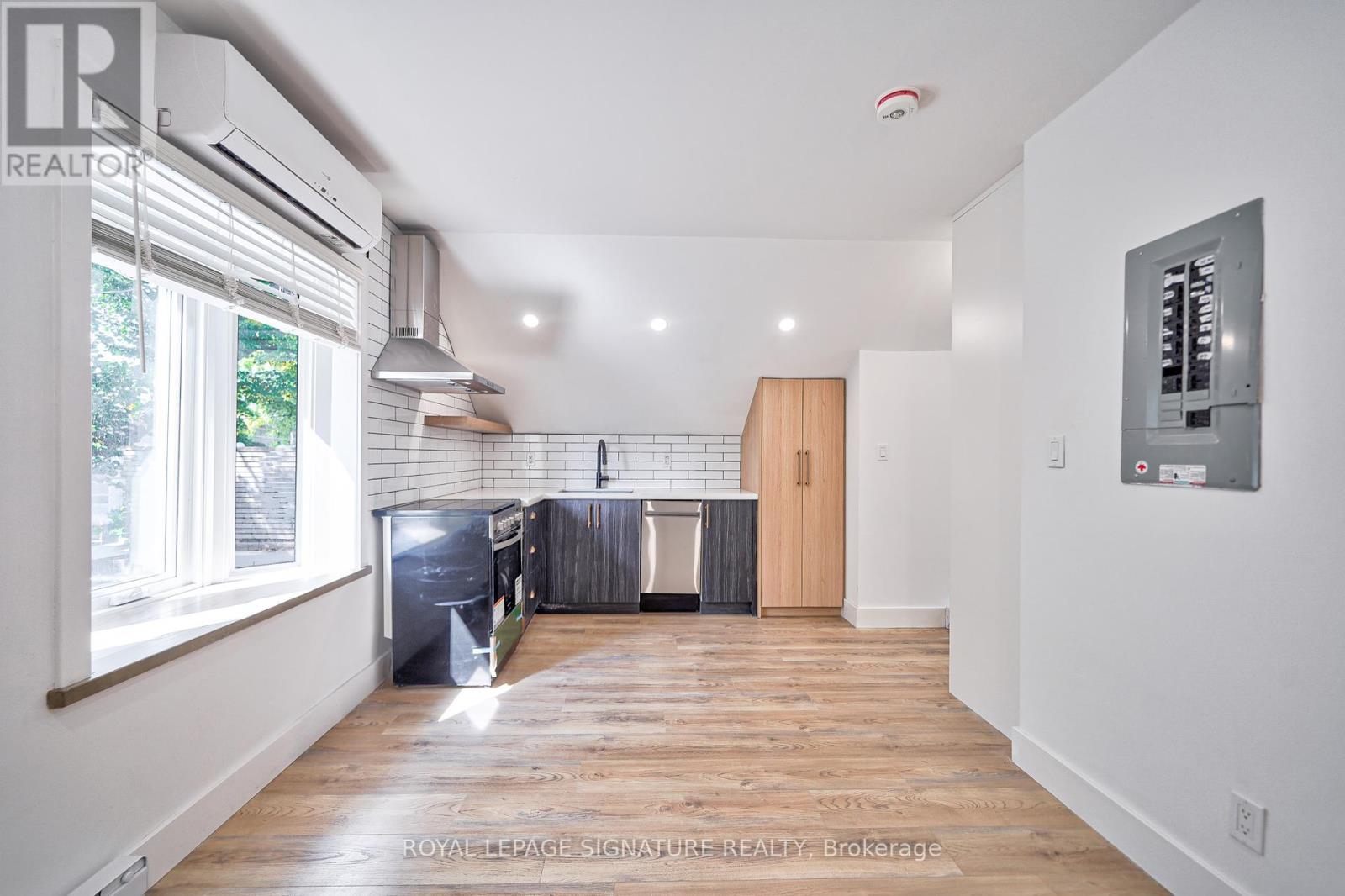 541 St Clarens Avenue, Toronto (Dovercourt-Wallace Emerson-Junction), Ontario  M6H 3W6 - Photo 21 - W12348308