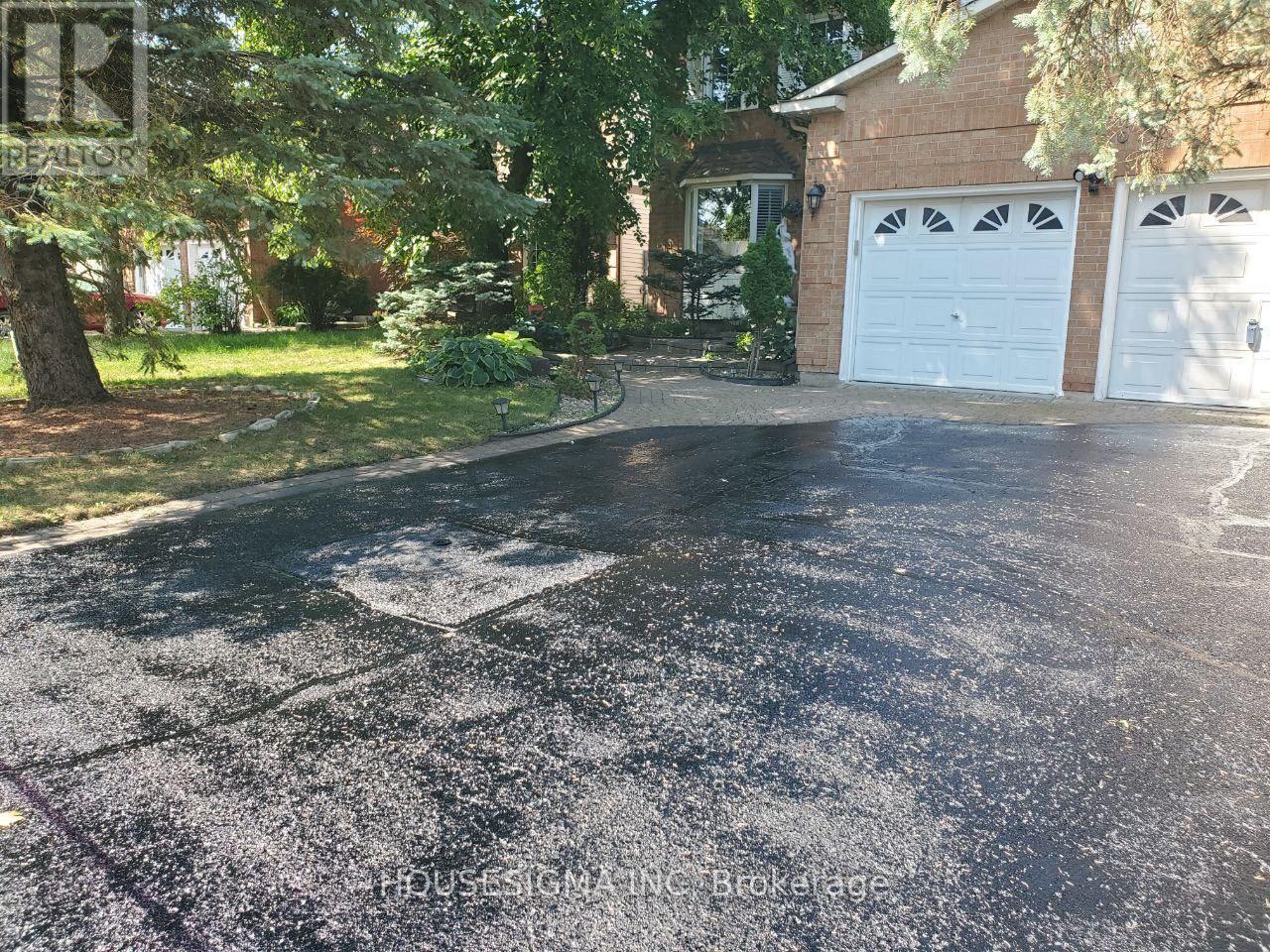 Property at 566 FALWYN CRESCENT image 2