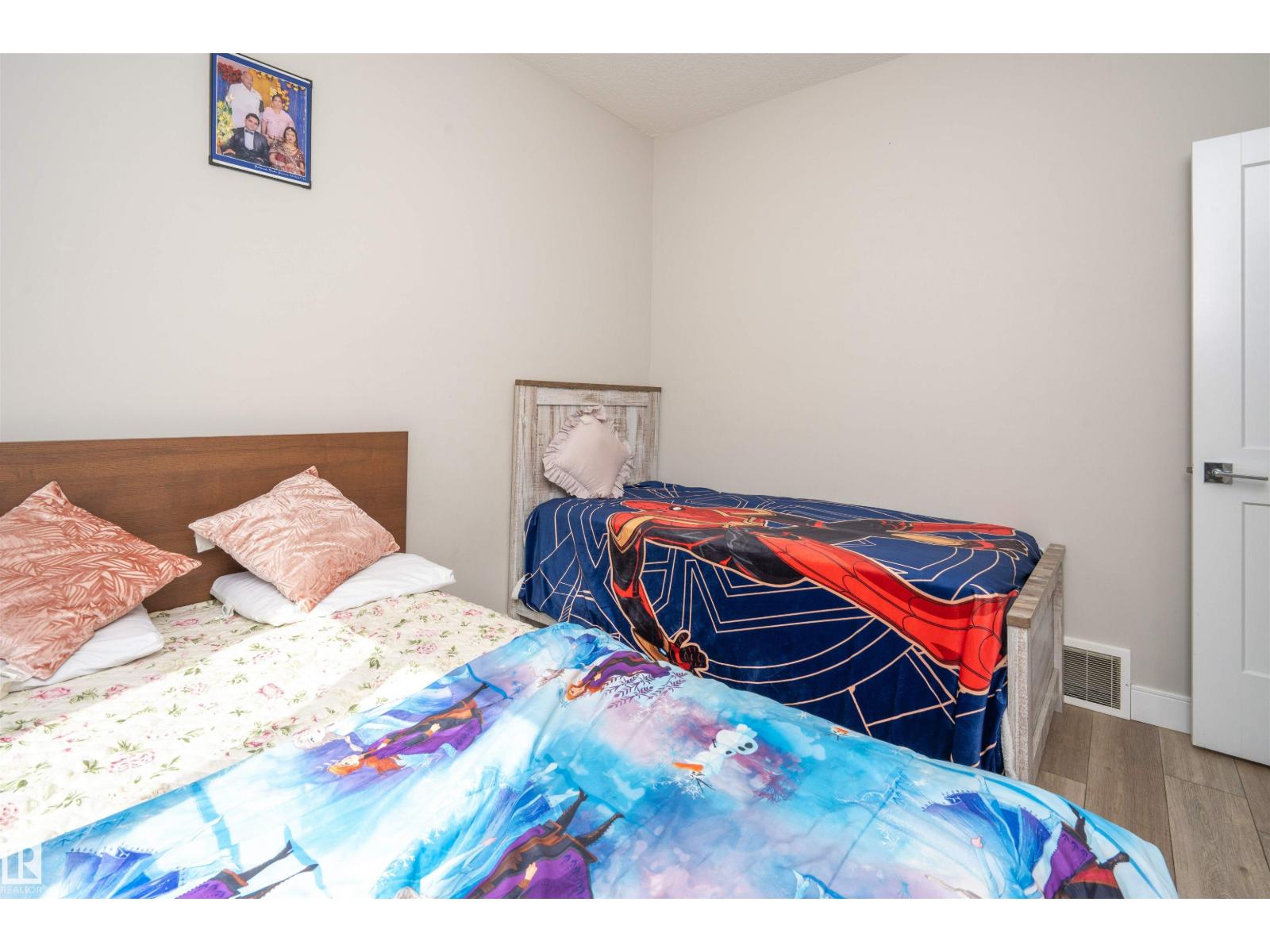 1767 26a St Nw, Edmonton, Alberta  T6T 2H8 - Photo 9 - E4453327