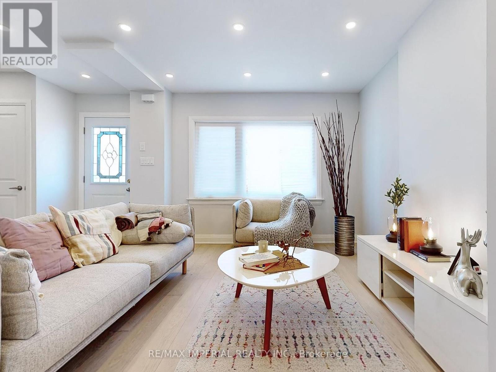 Property at 9 LESMOUNT AVENUE image 3