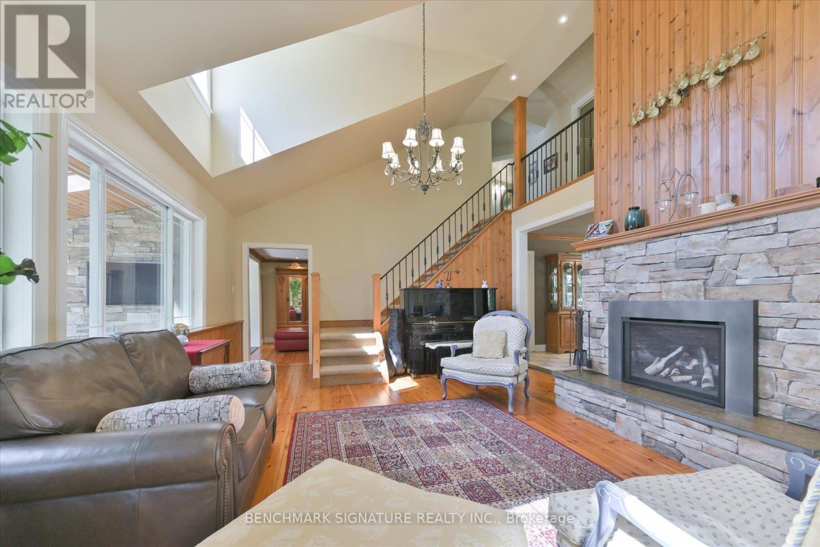 115 Fog Road, King, Ontario  L7B 1A3 - Photo 7 - N12348335
