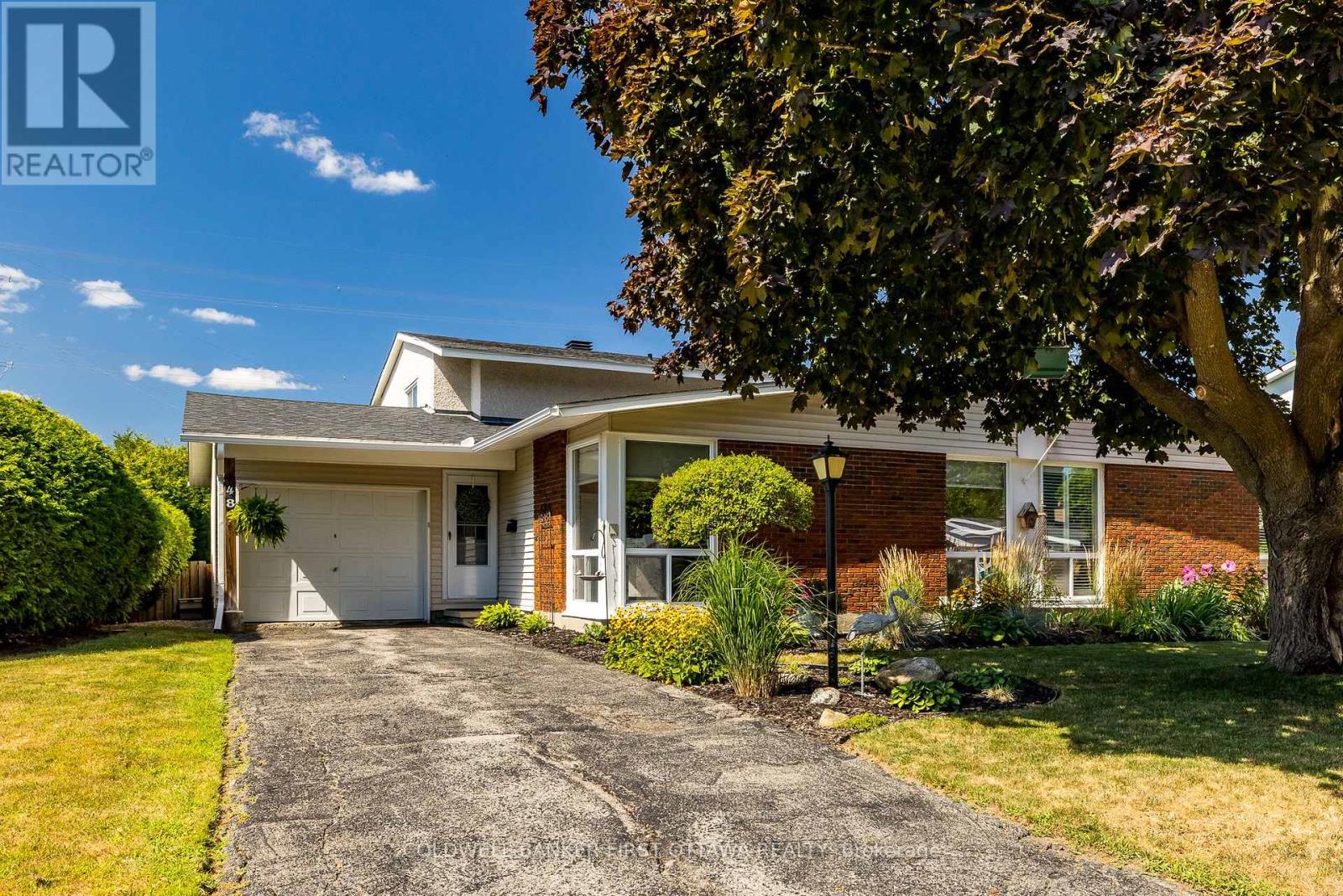 Property at 48 DOWNSVIEW CRESCENT image 1