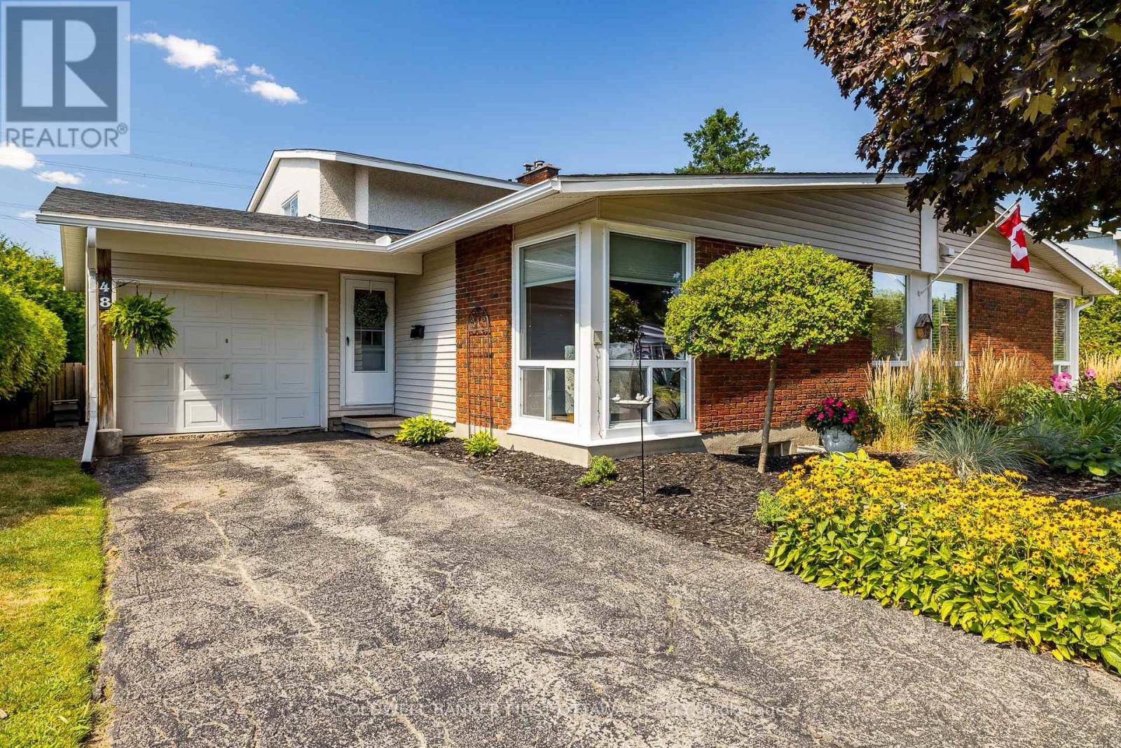 Property at 48 DOWNSVIEW CRESCENT image 3