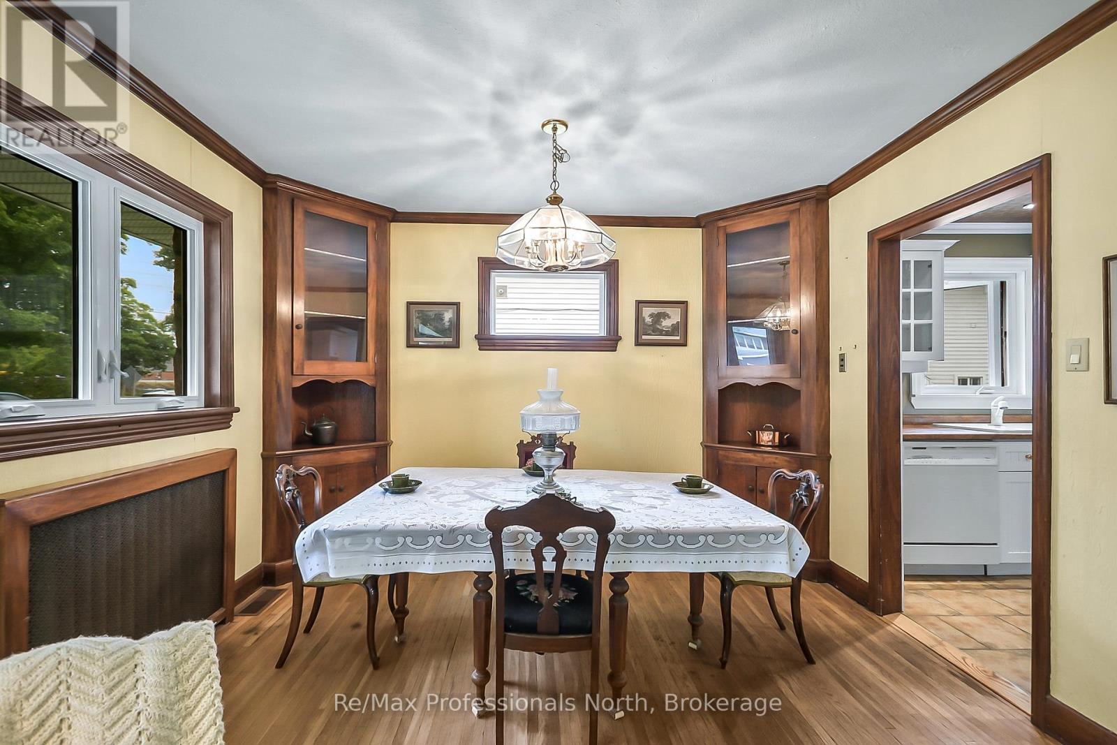 175 Sarah Street S, Gravenhurst, Ontario  P1P 1H7 - Photo 6 - X12299195
