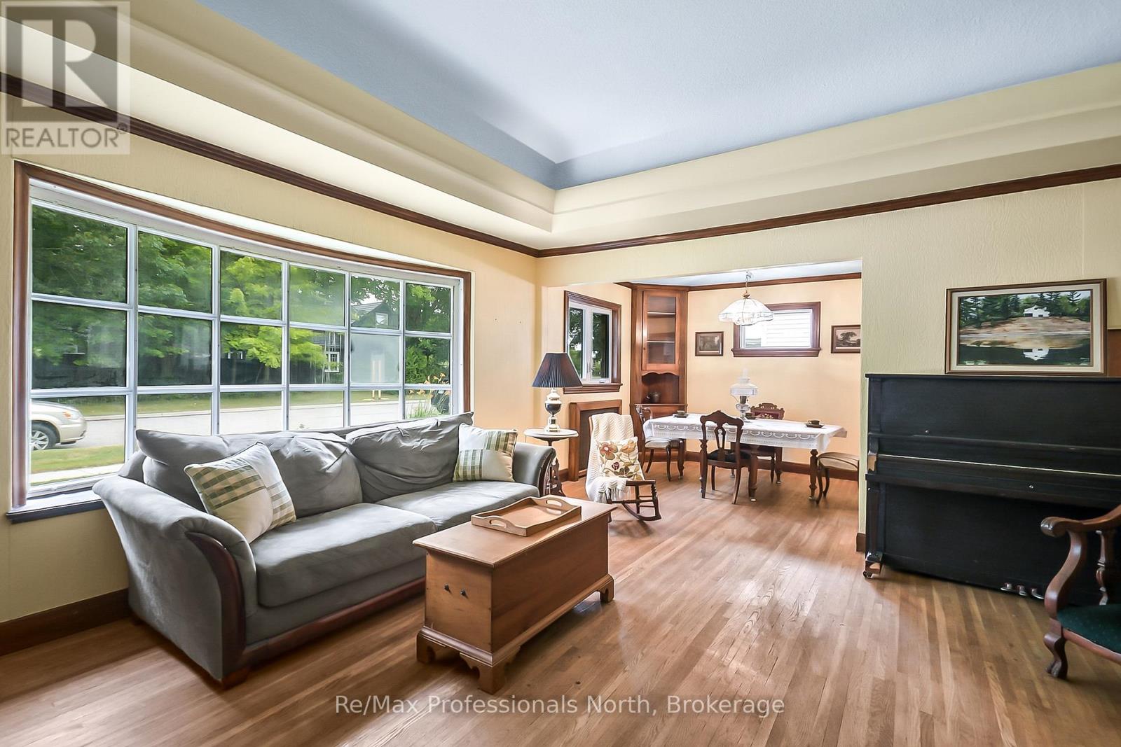 175 Sarah Street S, Gravenhurst, Ontario  P1P 1H7 - Photo 5 - X12299195