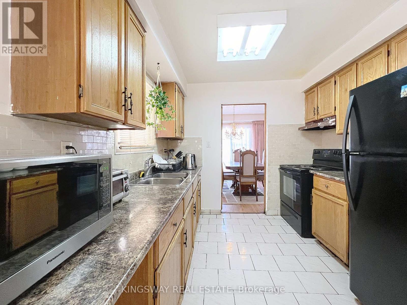 55 Copperwood Square, Toronto (Milliken), Ontario  M1V 2C2 - Photo 42 - E12348386