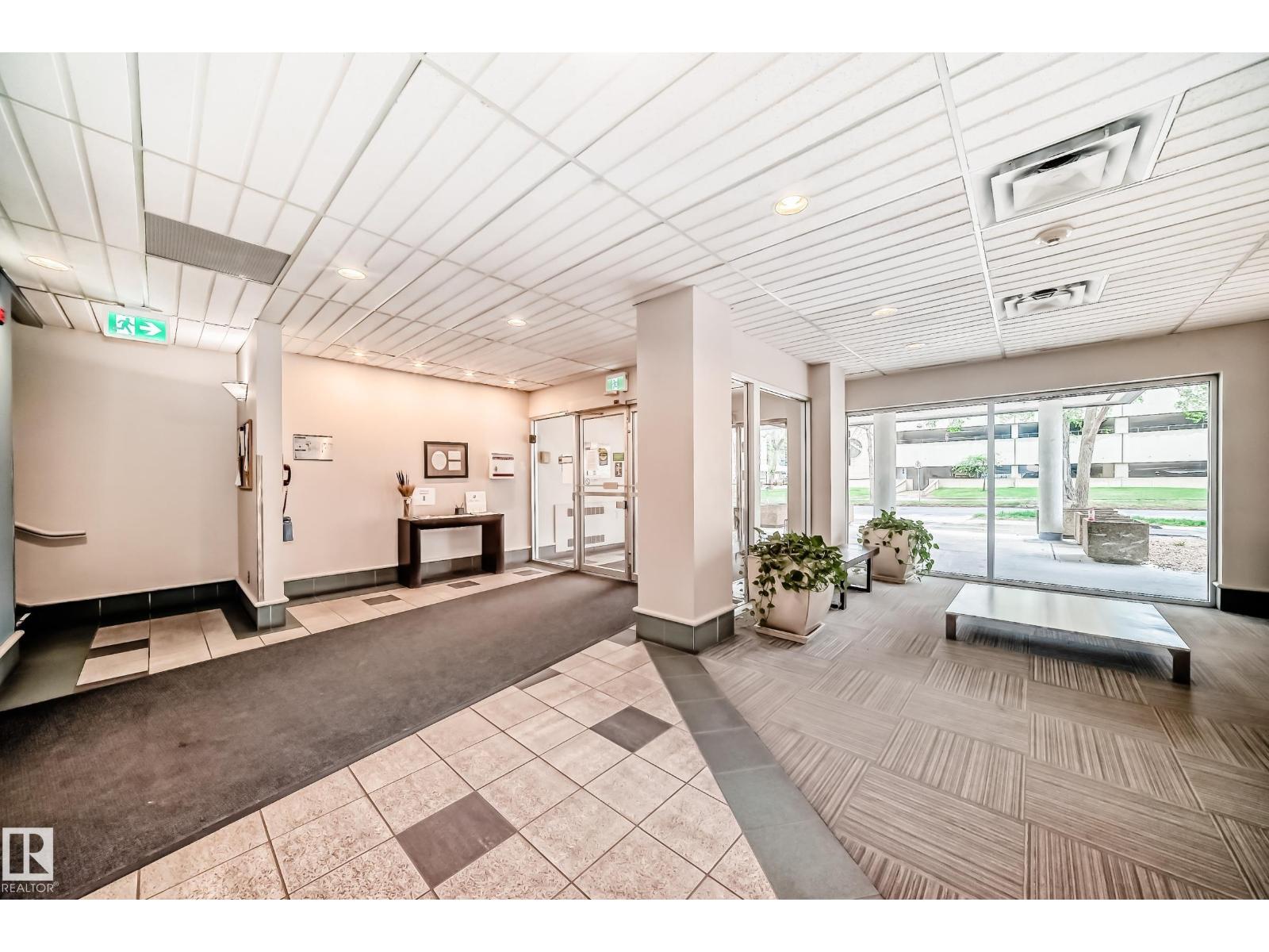 #504 9940 112 St Nw, Edmonton, Alberta  T5K 1L8 - Photo 3 - E4453332