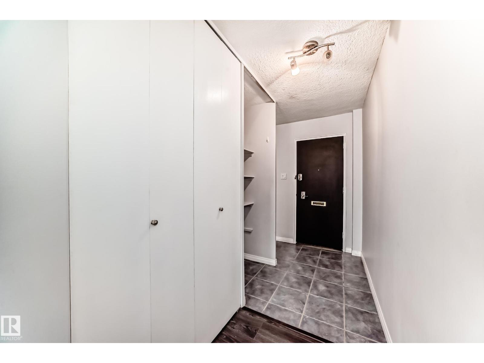 #504 9940 112 St Nw, Edmonton, Alberta  T5K 1L8 - Photo 5 - E4453332