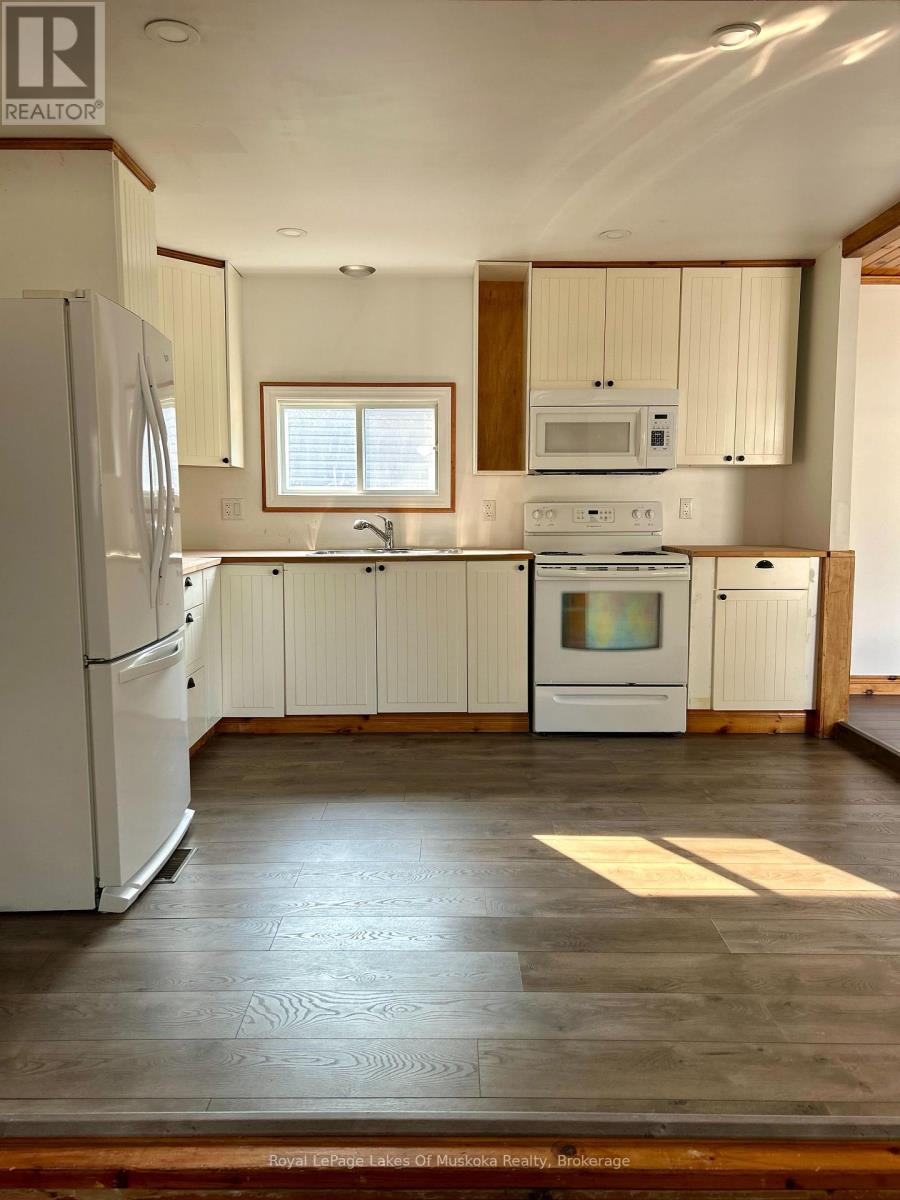 8 - 1701 Highway 11, Gravenhurst, Ontario  P0E 1G0 - Photo 2 - X12325462