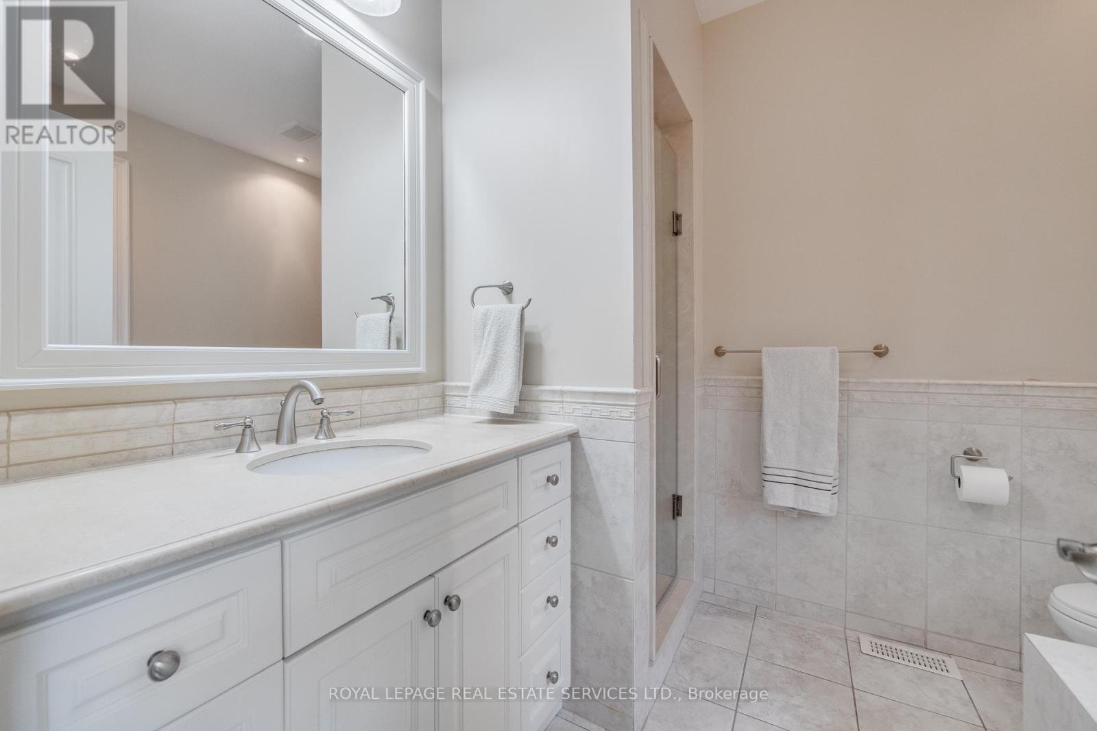 503 Meadow Wood Road, Mississauga (Clarkson), Ontario  L5J 2S4 - Photo 15 - W12348387