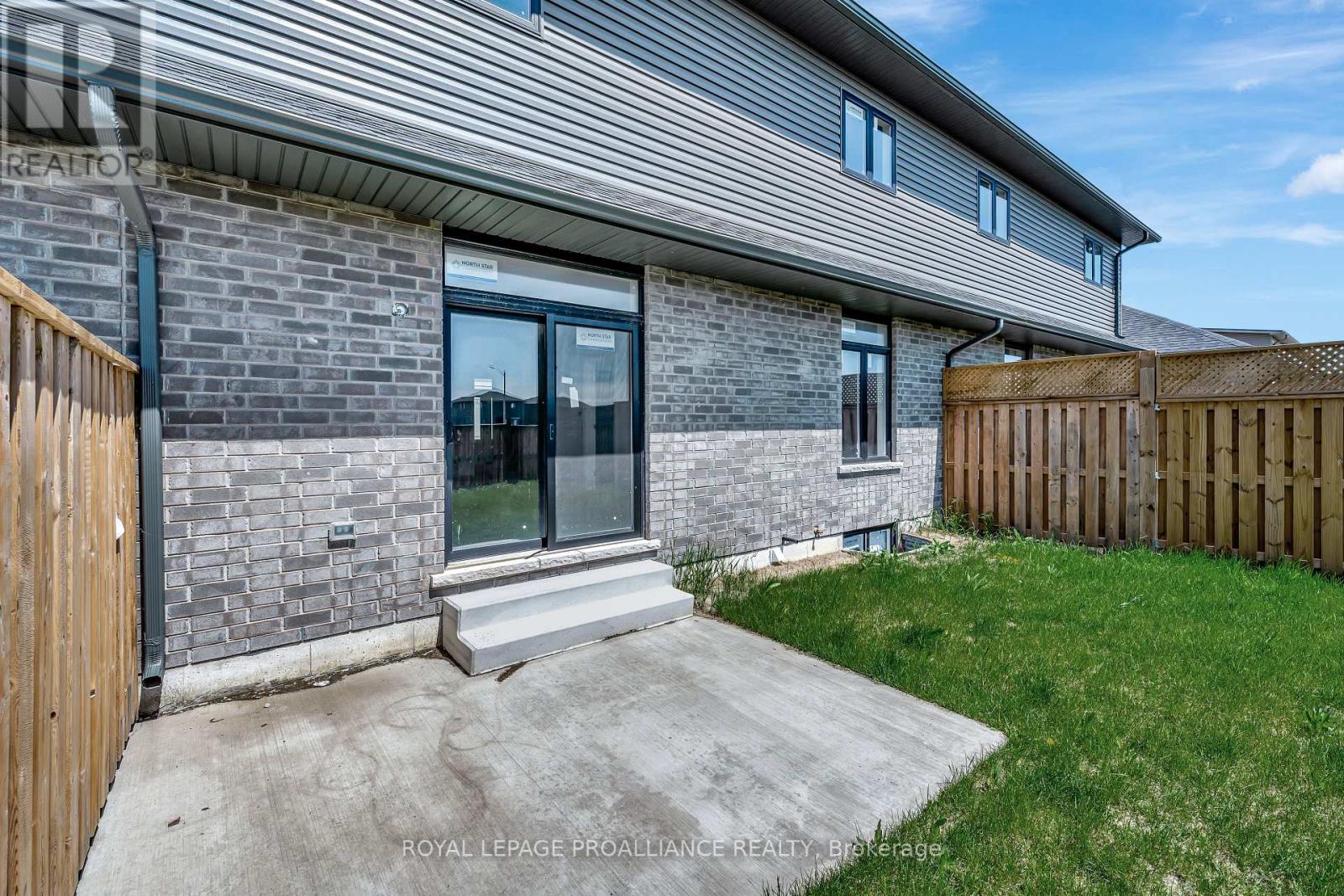 166 Appledene Drive, Quinte West, Ontario  K8V 0K3 - Photo 27 - X12348412