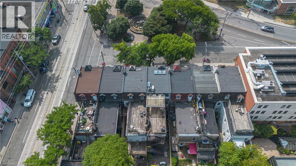 Property at 290 GERRARD Street E image 2