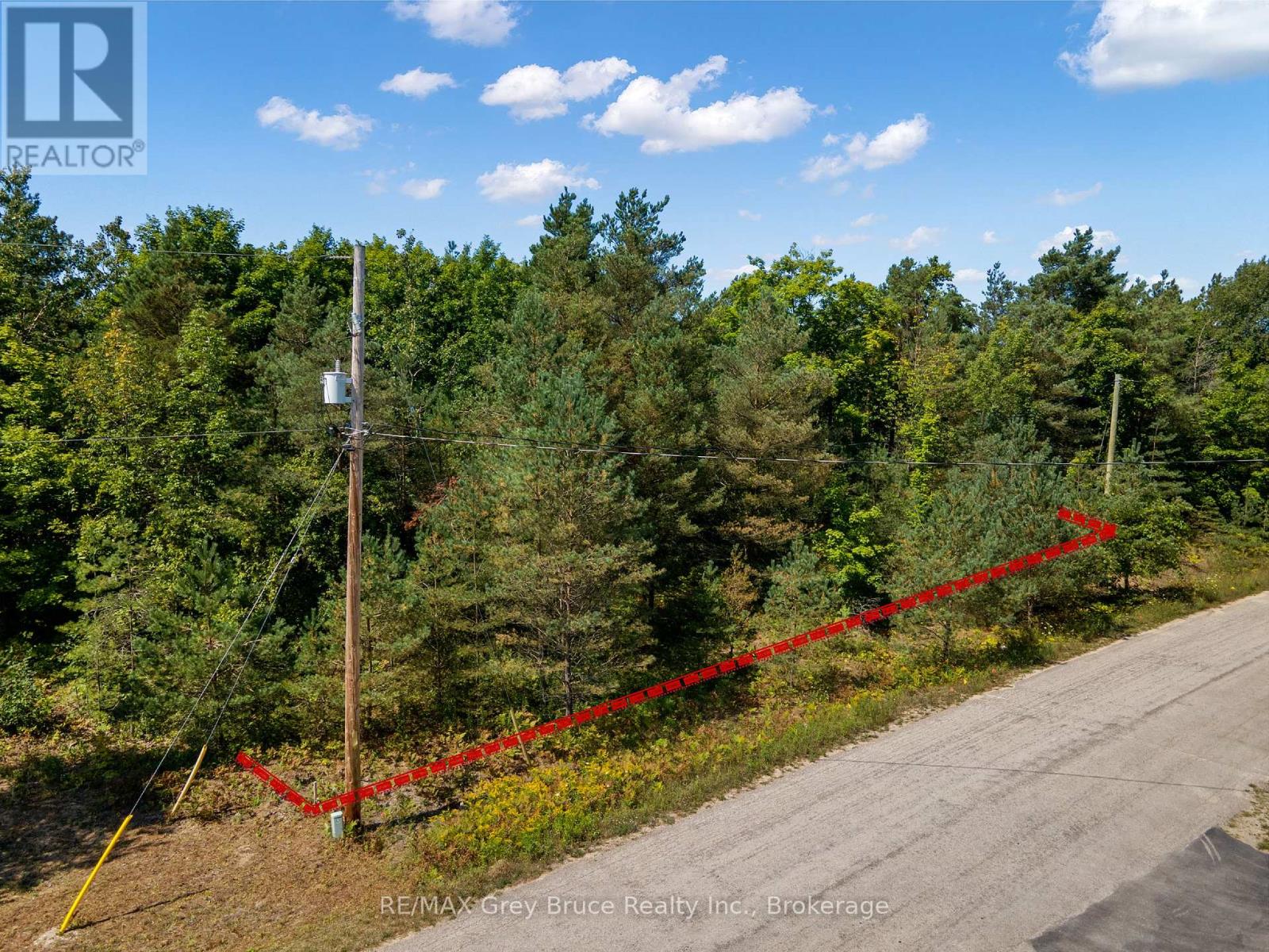 9 Campbell Crescent, South Bruce Peninsula, Ontario  N0H 2G0 - Photo 3 - X12348401