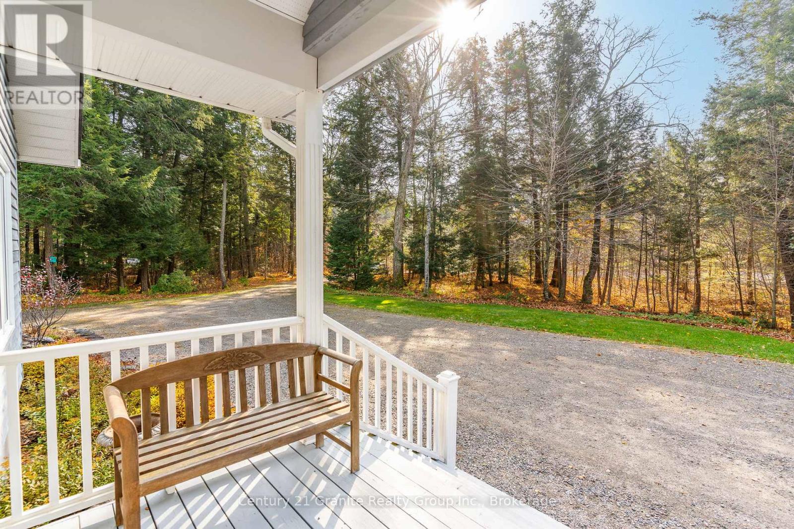 3526 West Shore Road, Dysart Et Al, Ontario  K0M 1S0 - Photo 2 - X12348415