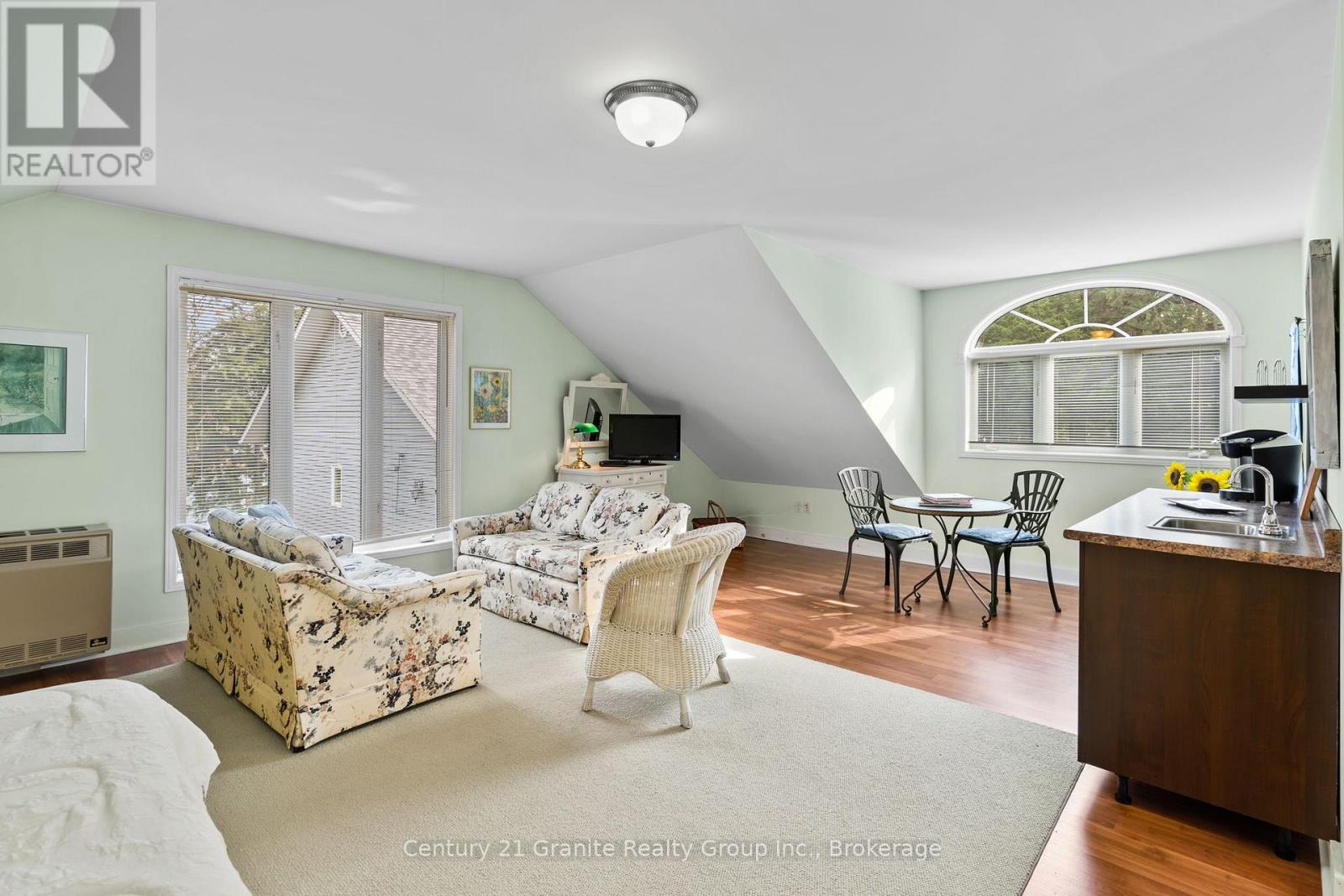 3526 West Shore Road, Dysart Et Al, Ontario  K0M 1S0 - Photo 40 - X12348415