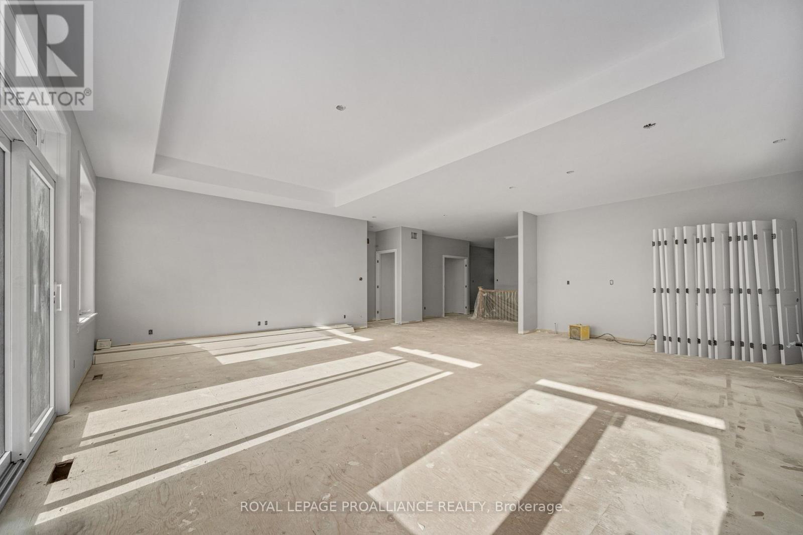 15 Andrew Crescent, Quinte West, Ontario  K8V 0K1 - Photo 9 - X12348436