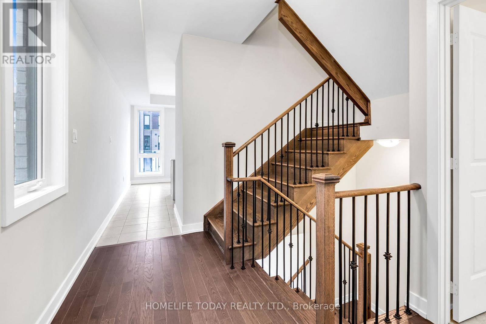 104 Stauffer Crescent, Markham, Ontario  L6B 1R1 - Photo 9 - N12348448