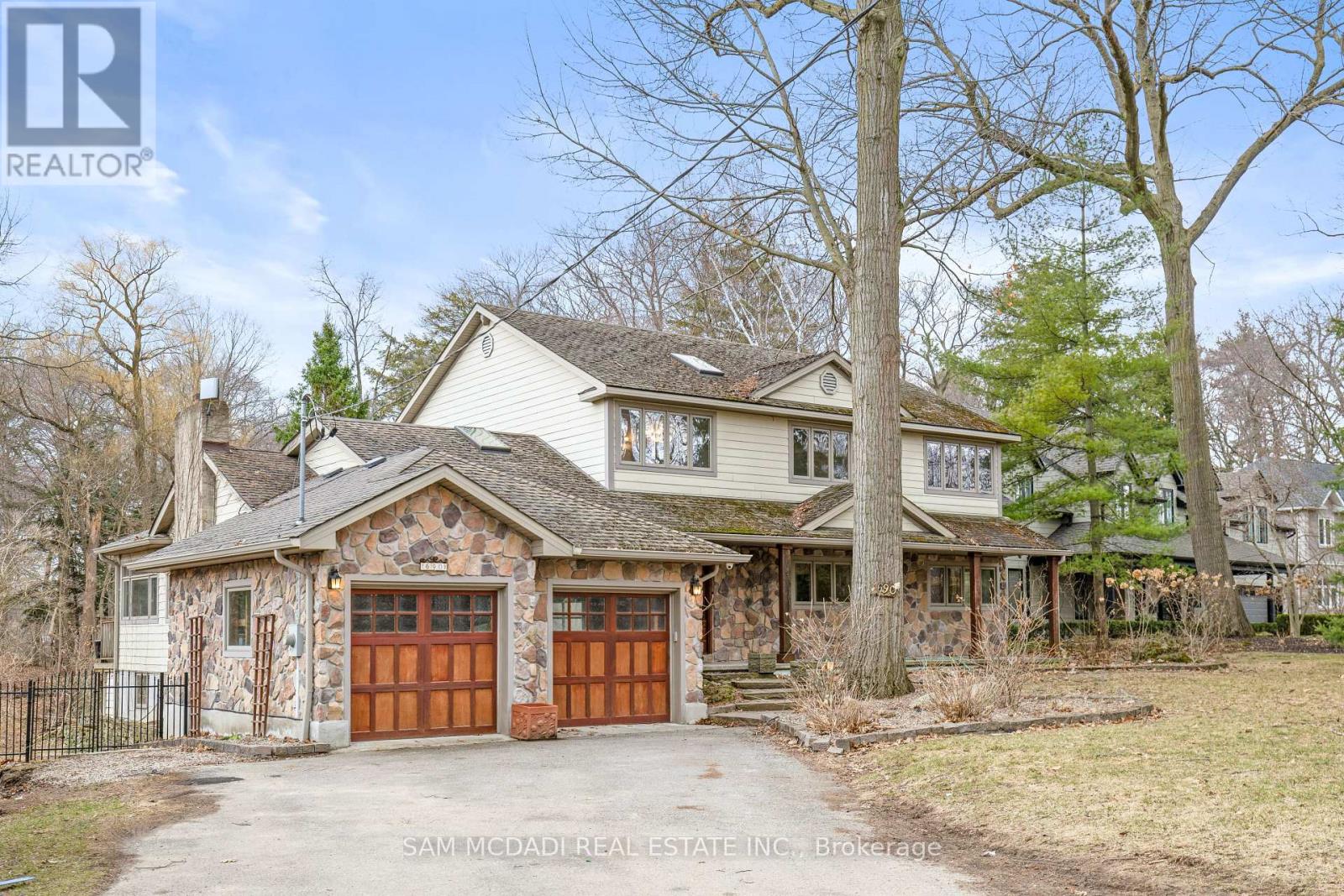 Property at 690 MEADOW WOOD ROAD image 2