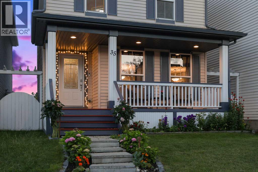 Property at 35 Prestwick Place SE image 2