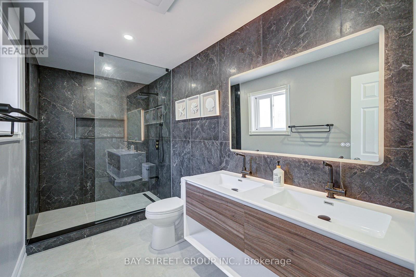 7 San Marko Place, Vaughan (East Woodbridge), Ontario  L4L 7M6 - Photo 33 - N12341769