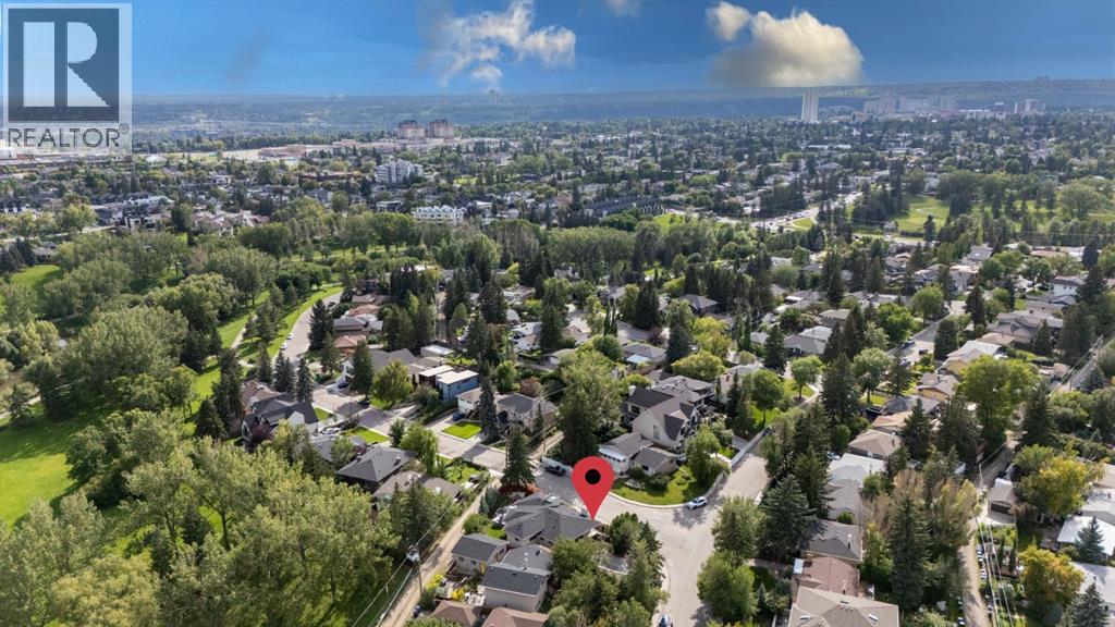 Property at 5 Roselawn Crescent NW image 4