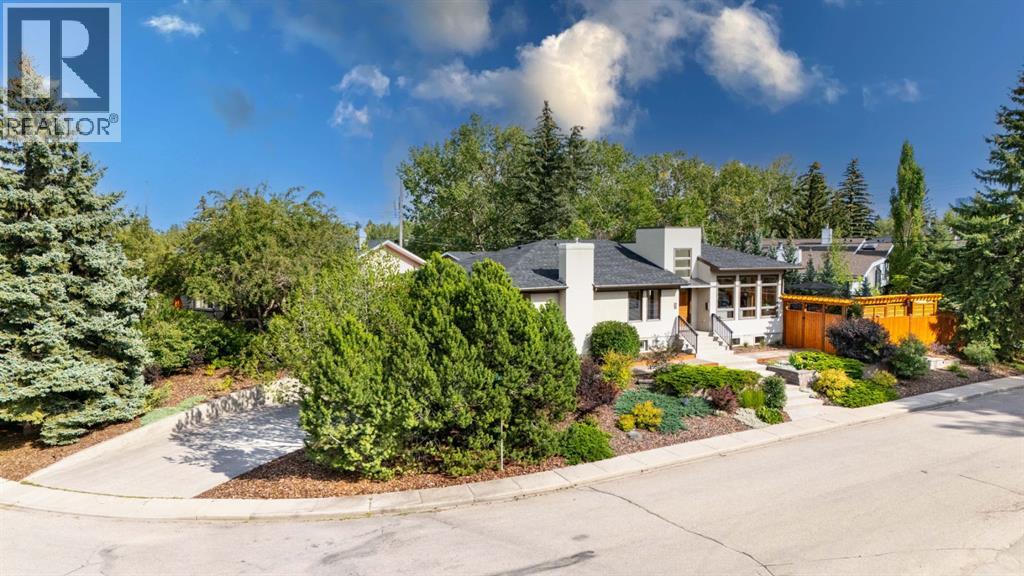 Property at 5 Roselawn Crescent NW image 2