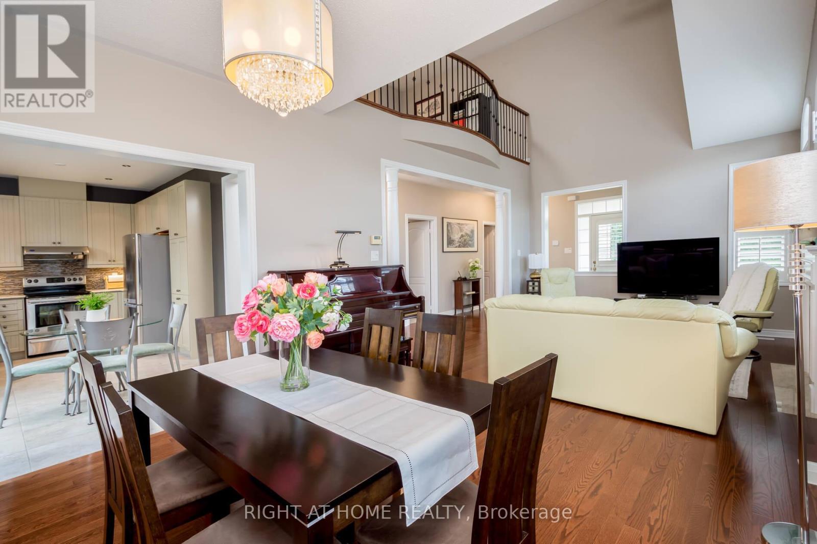 1 Sea Holly Crescent, Brampton, Ontario  L6R 0W2 - Photo 9 - W12343397