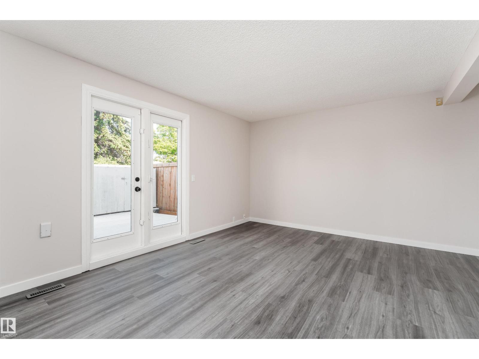 1244 Lakewood Rd W Nw Nw, Edmonton, Alberta  T6K 3P2 - Photo 11 - E4453340