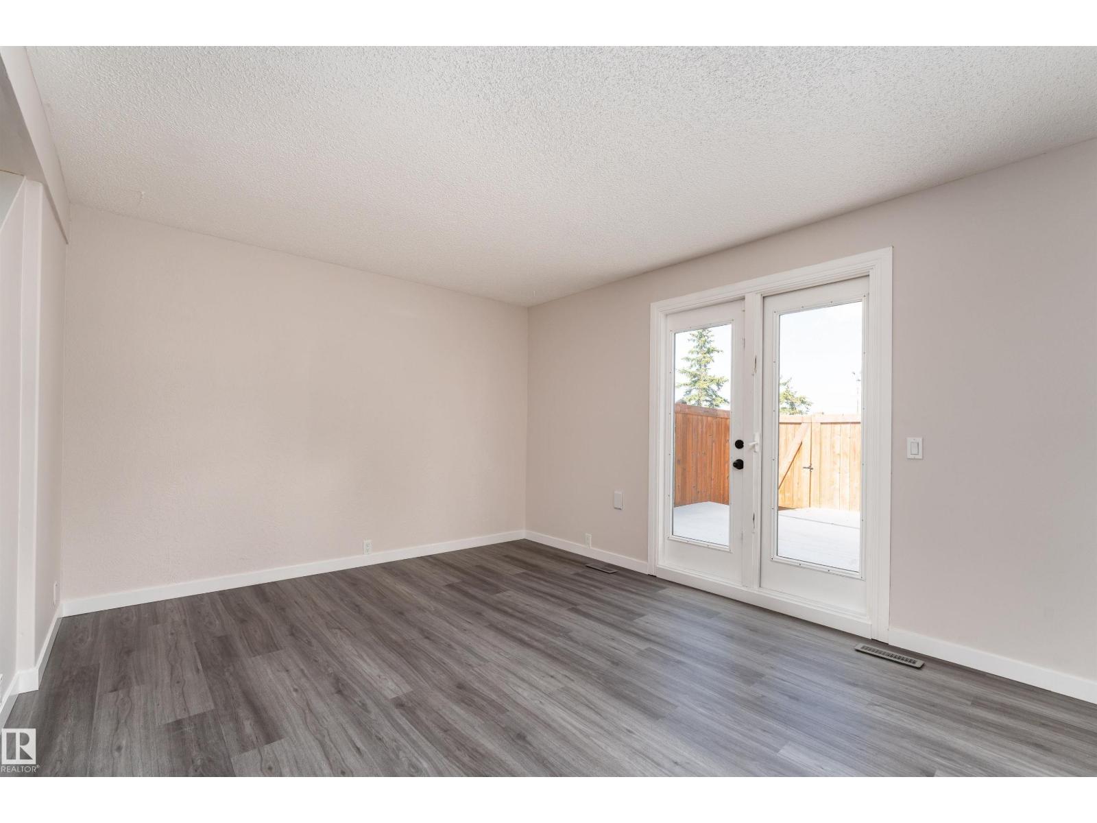 1244 Lakewood Rd W Nw Nw, Edmonton, Alberta  T6K 3P2 - Photo 9 - E4453340