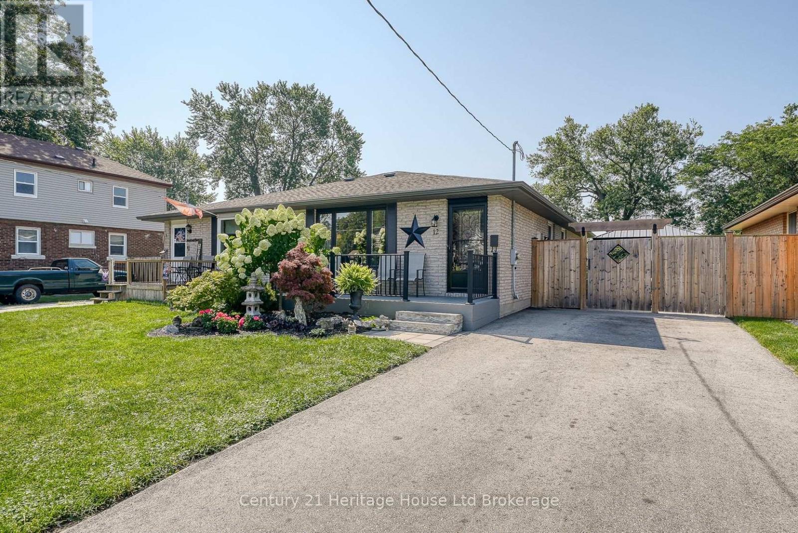 12 Steele Street, St. Thomas, Ontario  N5R 2Y3 - Photo 1 - X12348498