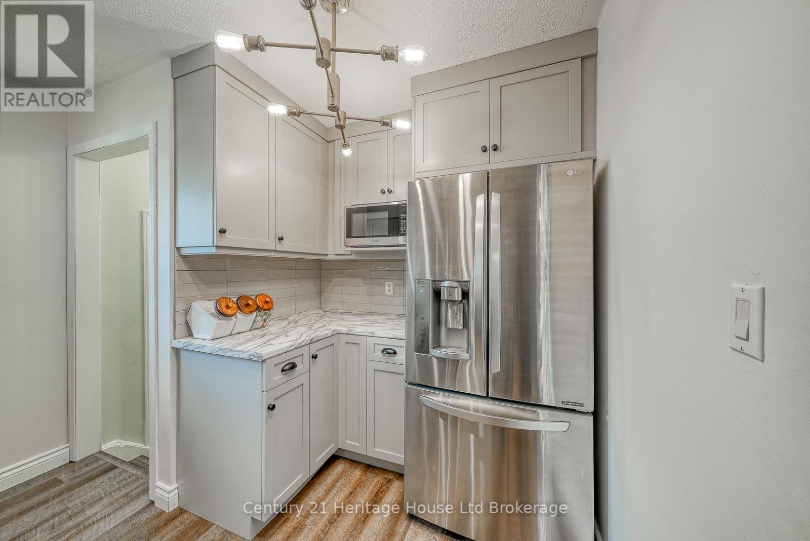 12 Steele Street, St. Thomas, Ontario  N5R 2Y3 - Photo 10 - X12348498