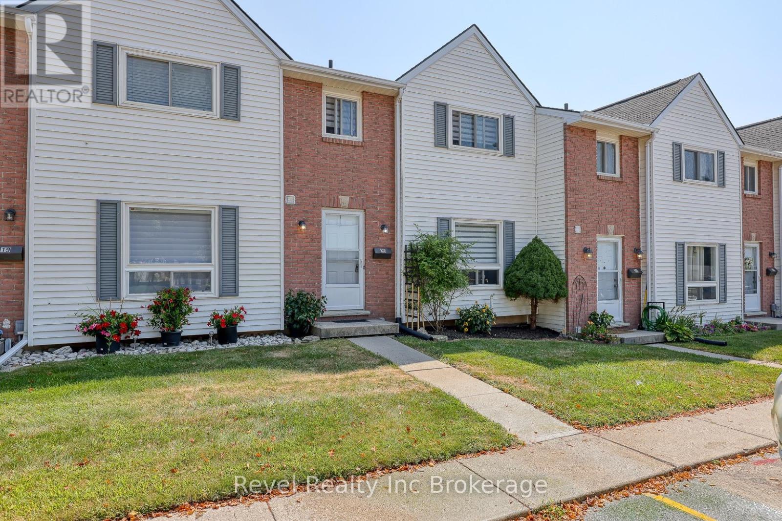 20 - 380 Quarter Town Line Road, Tillsonburg, Ontario  N4G 5L5 - Photo 2 - X12348532