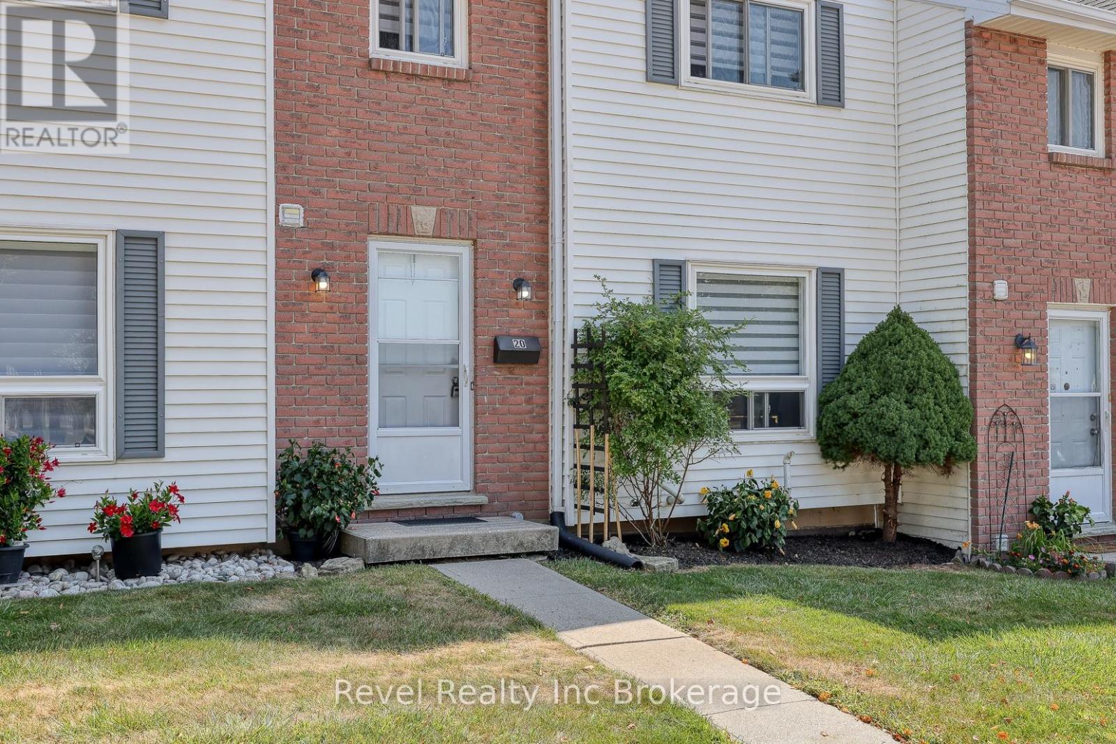 20 - 380 Quarter Town Line Road, Tillsonburg, Ontario  N4G 5L5 - Photo 3 - X12348532