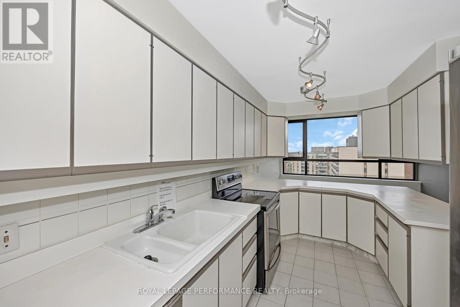 1204 - 40 Boteler Street, Ottawa, Ontario  K1N 9C8 - Photo 18 - X12193338