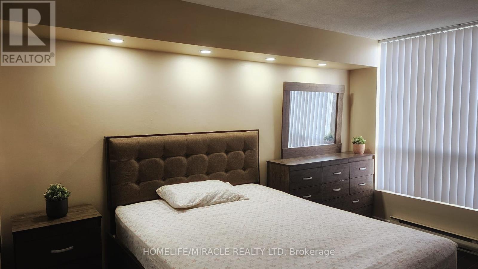 1805 - 4460 Tucana Crescent, Mississauga (City Centre), Ontario  L6S 3H8 - Photo 12 - W12343198