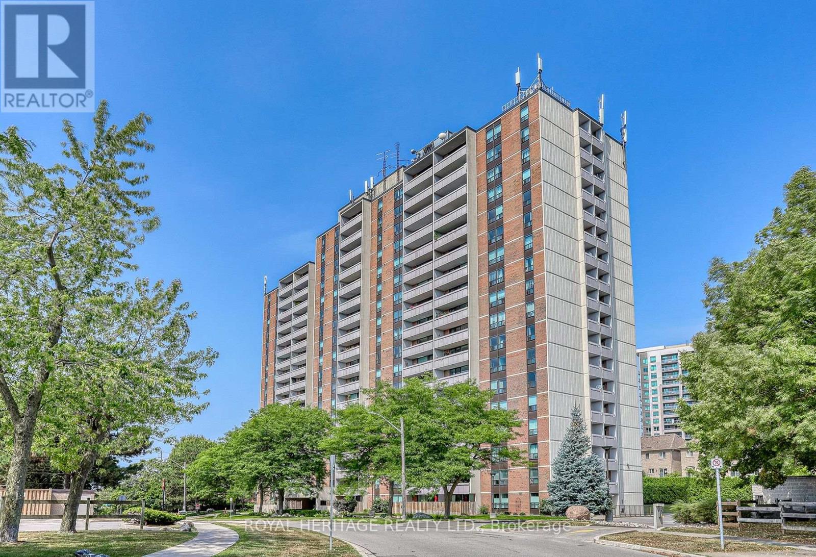 610 - 1210 Radom Street, Pickering, Ontario  L1W 2Z3 - Photo 2 - E12348544