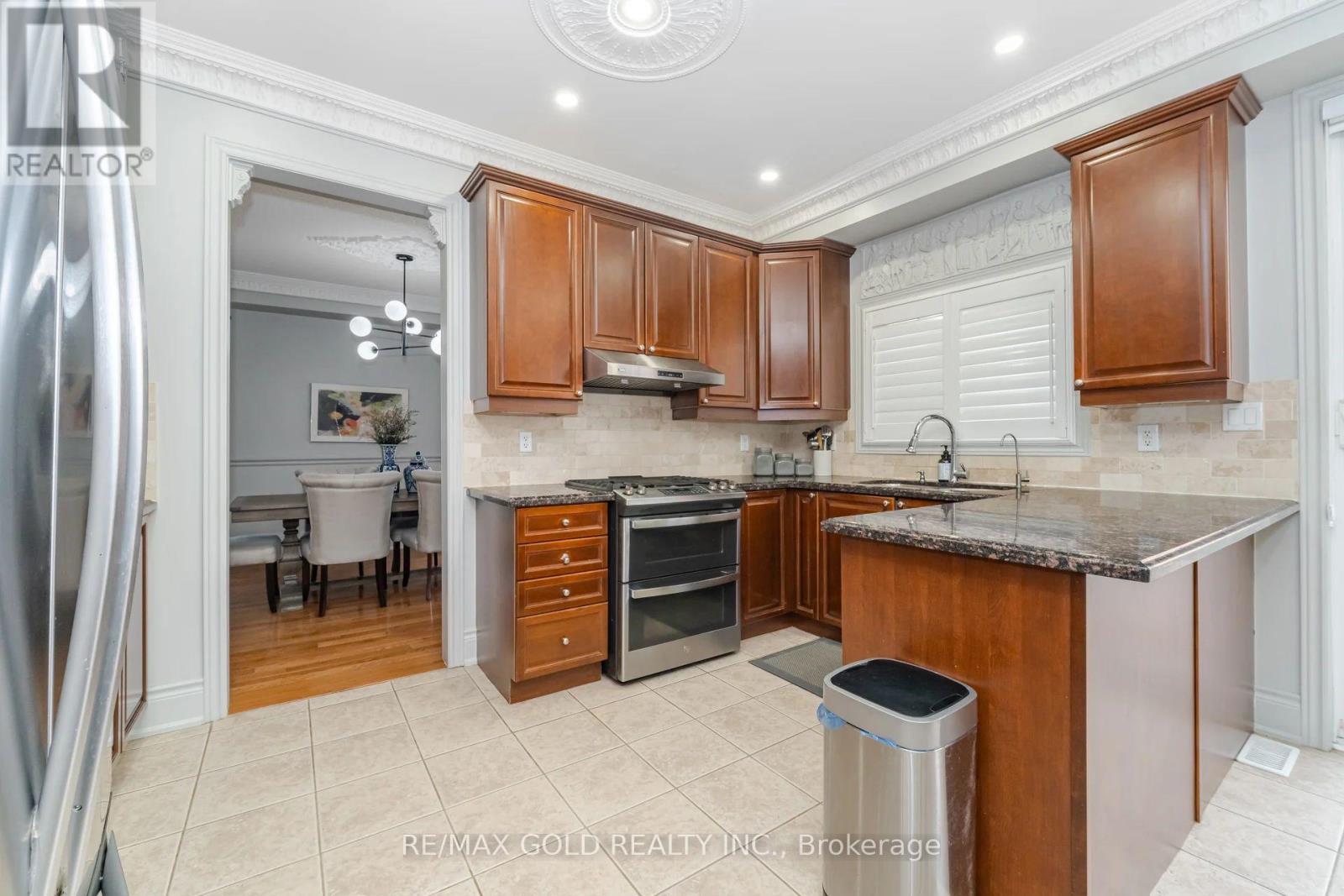 41 Leparc Road, Brampton, Ontario  L6P 2W8 - Photo 12 - W12348536