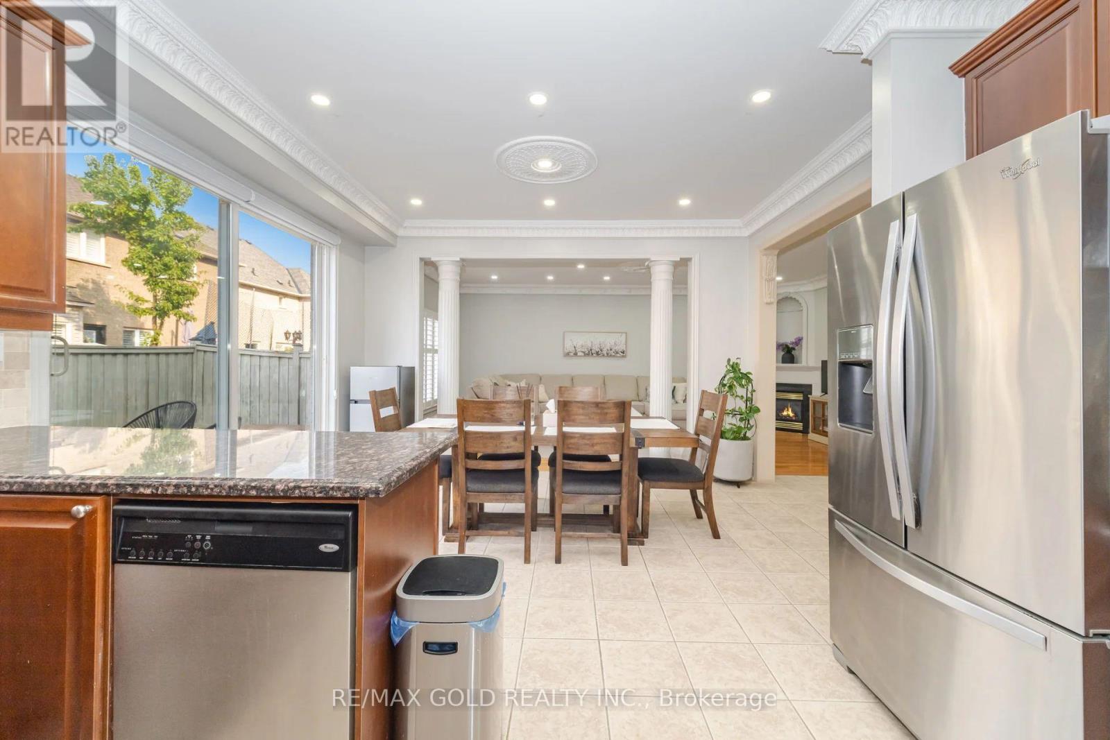 41 Leparc Road, Brampton, Ontario  L6P 2W8 - Photo 15 - W12348536
