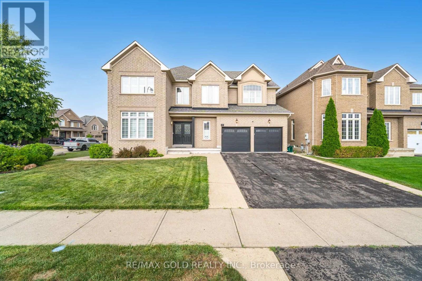 41 Leparc Road, Brampton, Ontario  L6P 2W8 - Photo 2 - W12348536