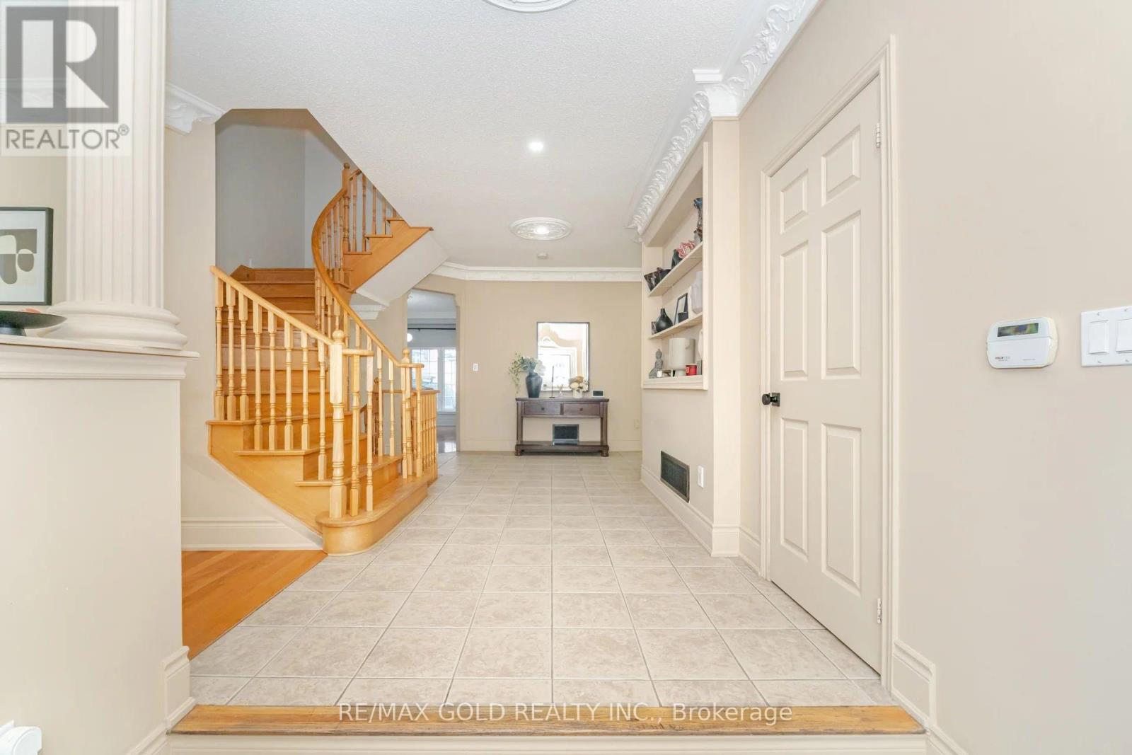 41 Leparc Road, Brampton, Ontario  L6P 2W8 - Photo 4 - W12348536