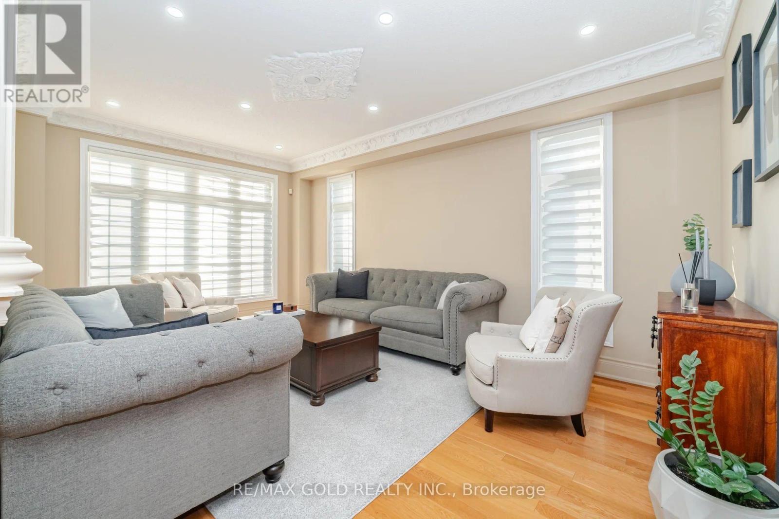 41 Leparc Road, Brampton, Ontario  L6P 2W8 - Photo 5 - W12348536